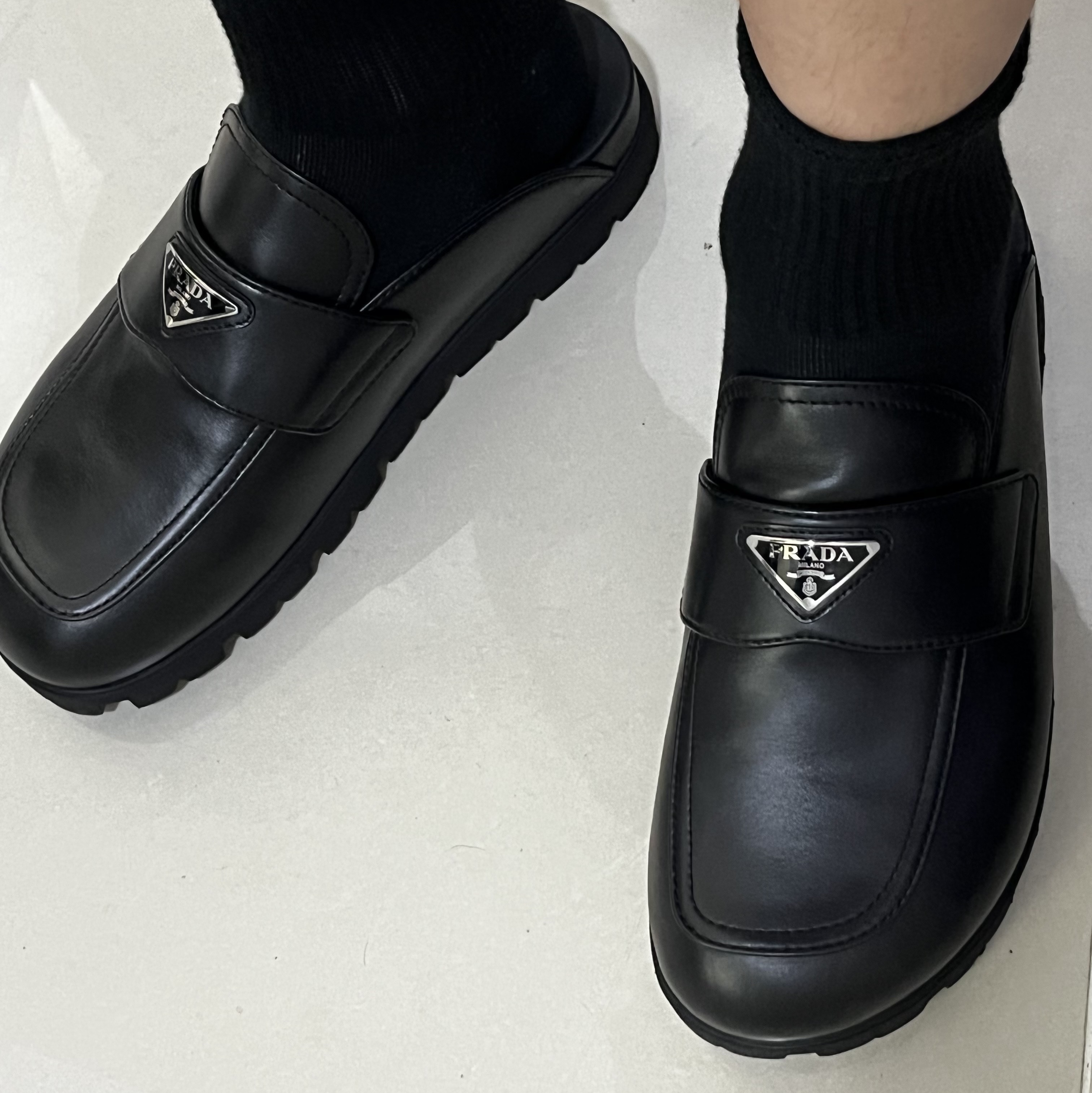 Prada Leather Sabots Black 착용 스타일