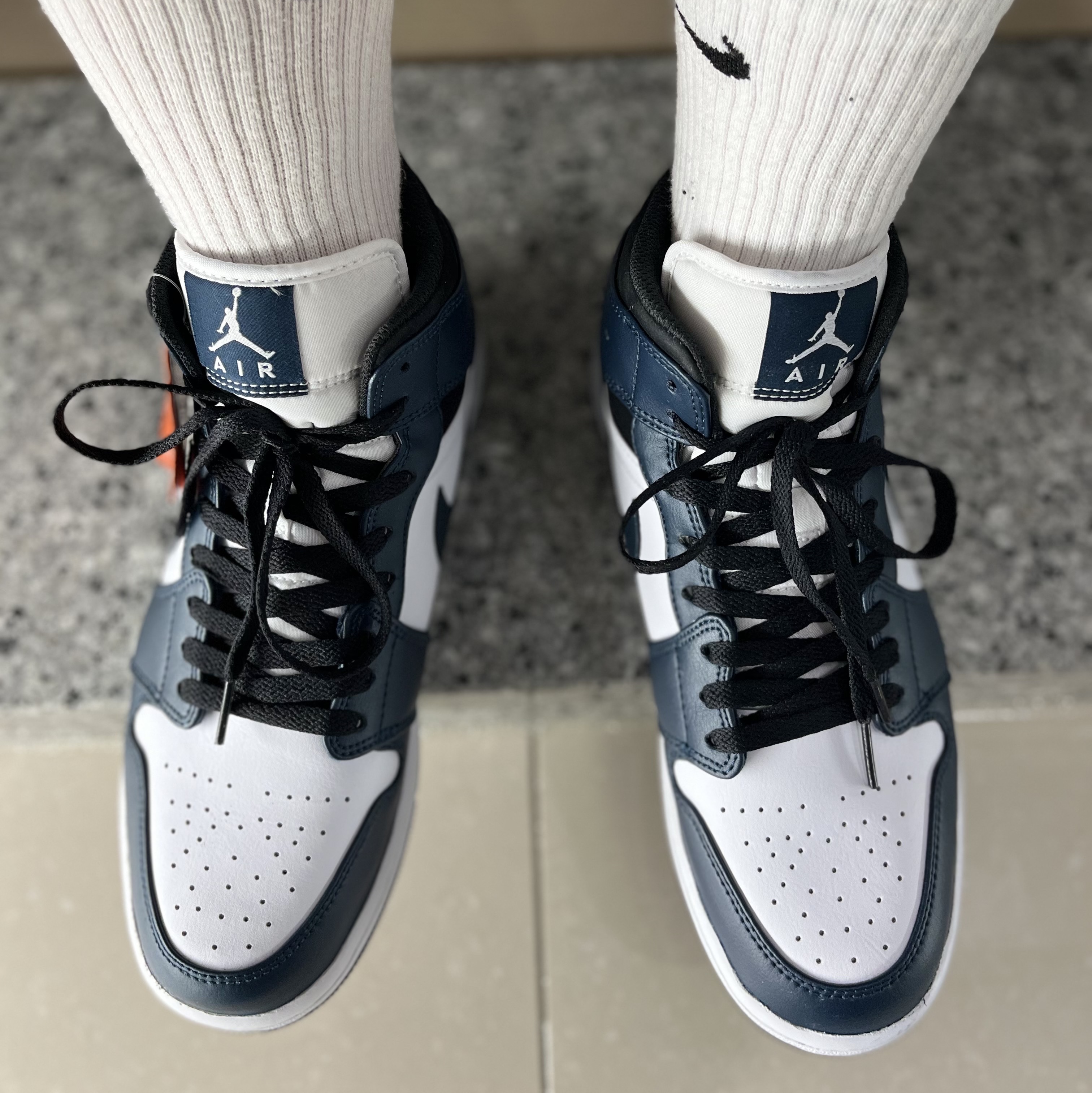 Jordan 1 Mid Dark Teal 착용 스타일 - 2