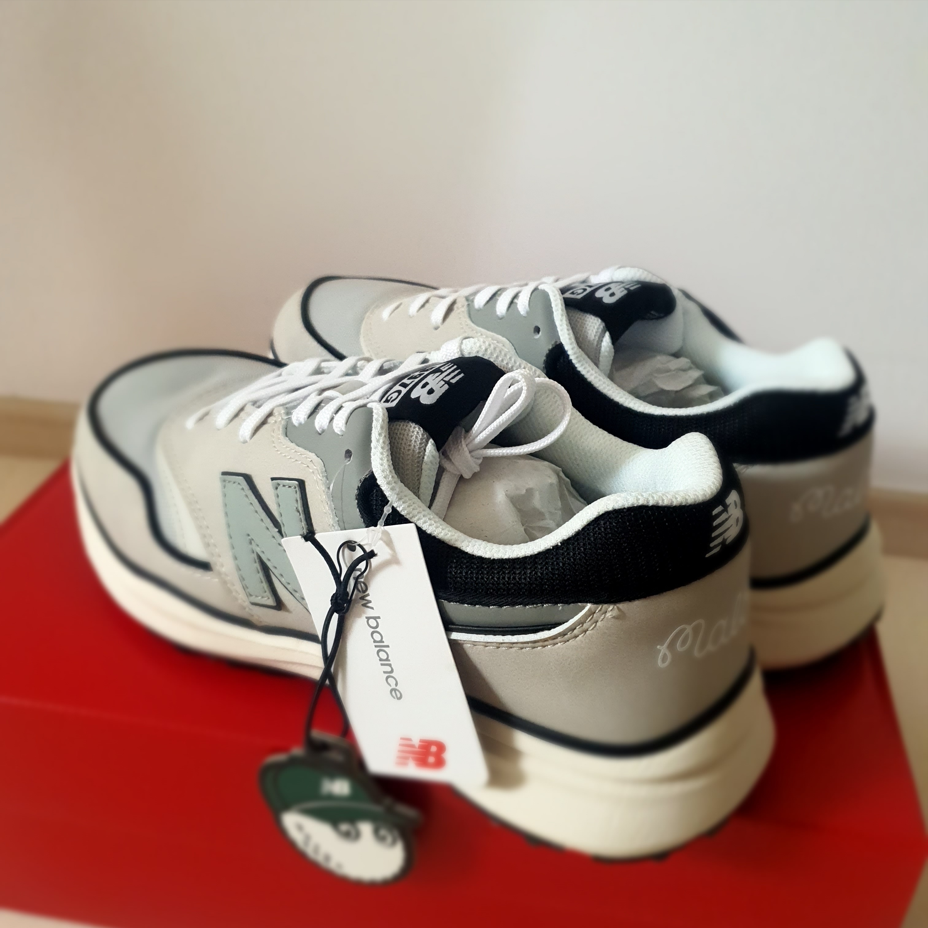 New Balance x Malbon 997 Golf Sand 착용 스타일