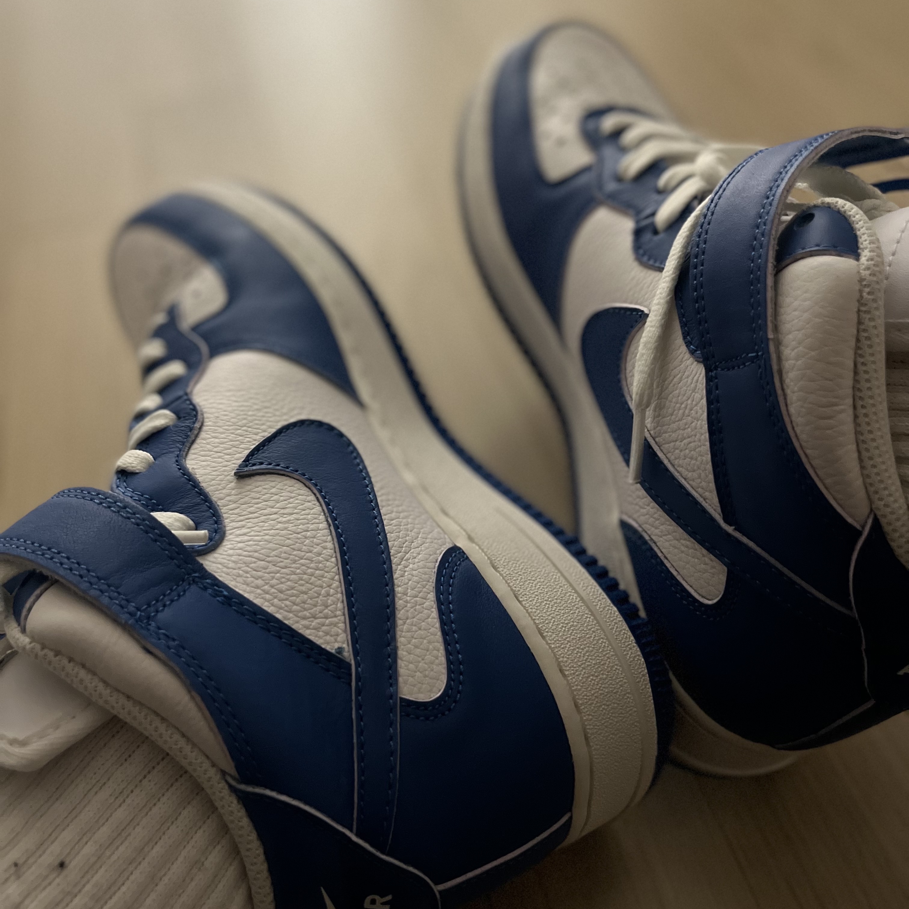 (W) Nike Air Force 1 Mid '07 Military Blue and Doll 착용 스타일 - 1