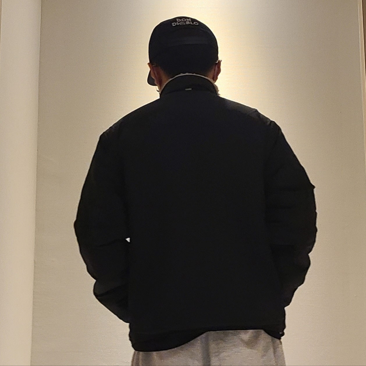 Stussy 8 Ball Sherpa Jacket Natural 착용 스타일 - 2