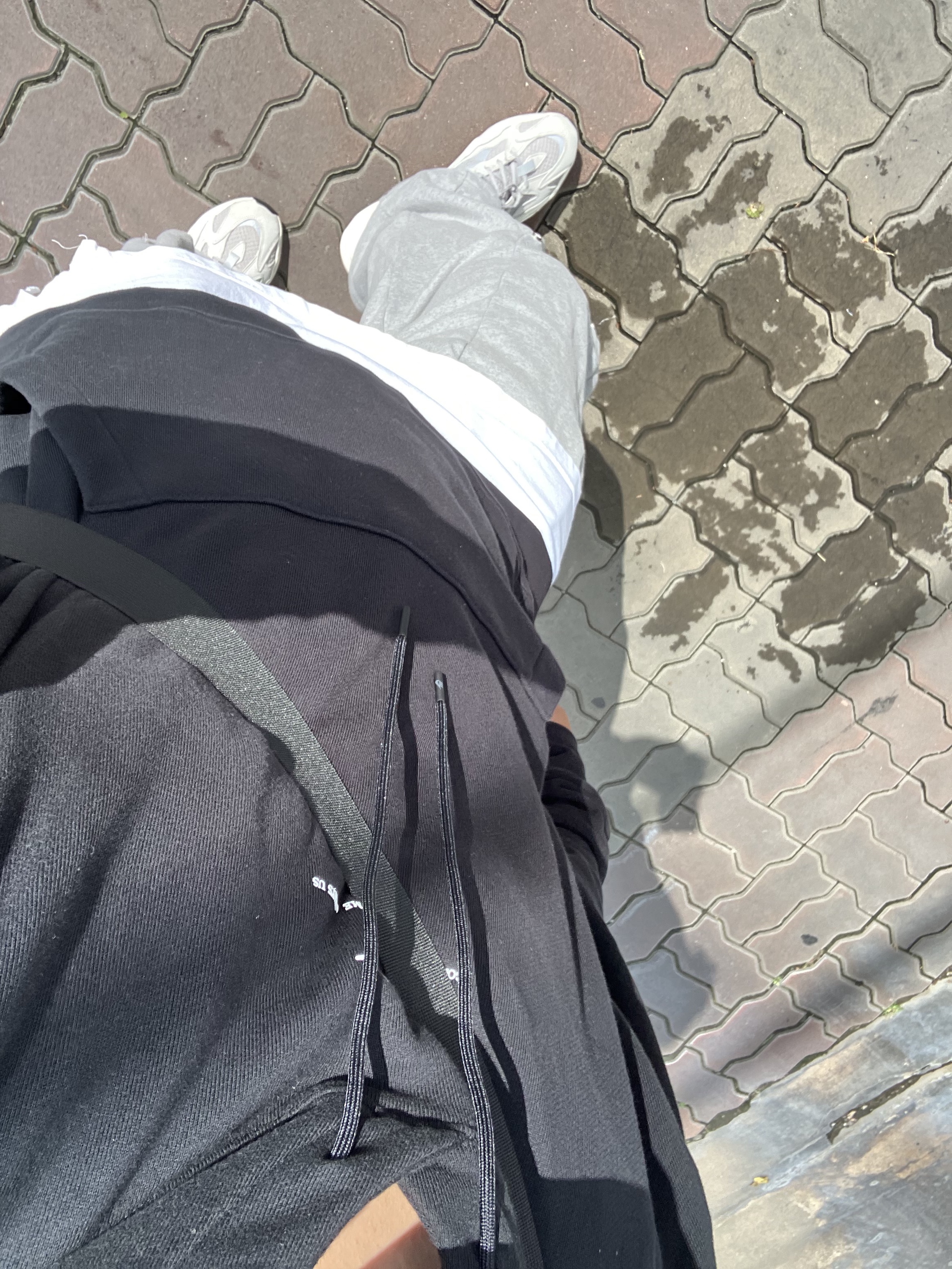 Nike x Drake Nocta NRG Essential Fleece Hoodie Black - US/EU, Uniqlo U Drawstring Shoulder Bag Black 착용 스타일