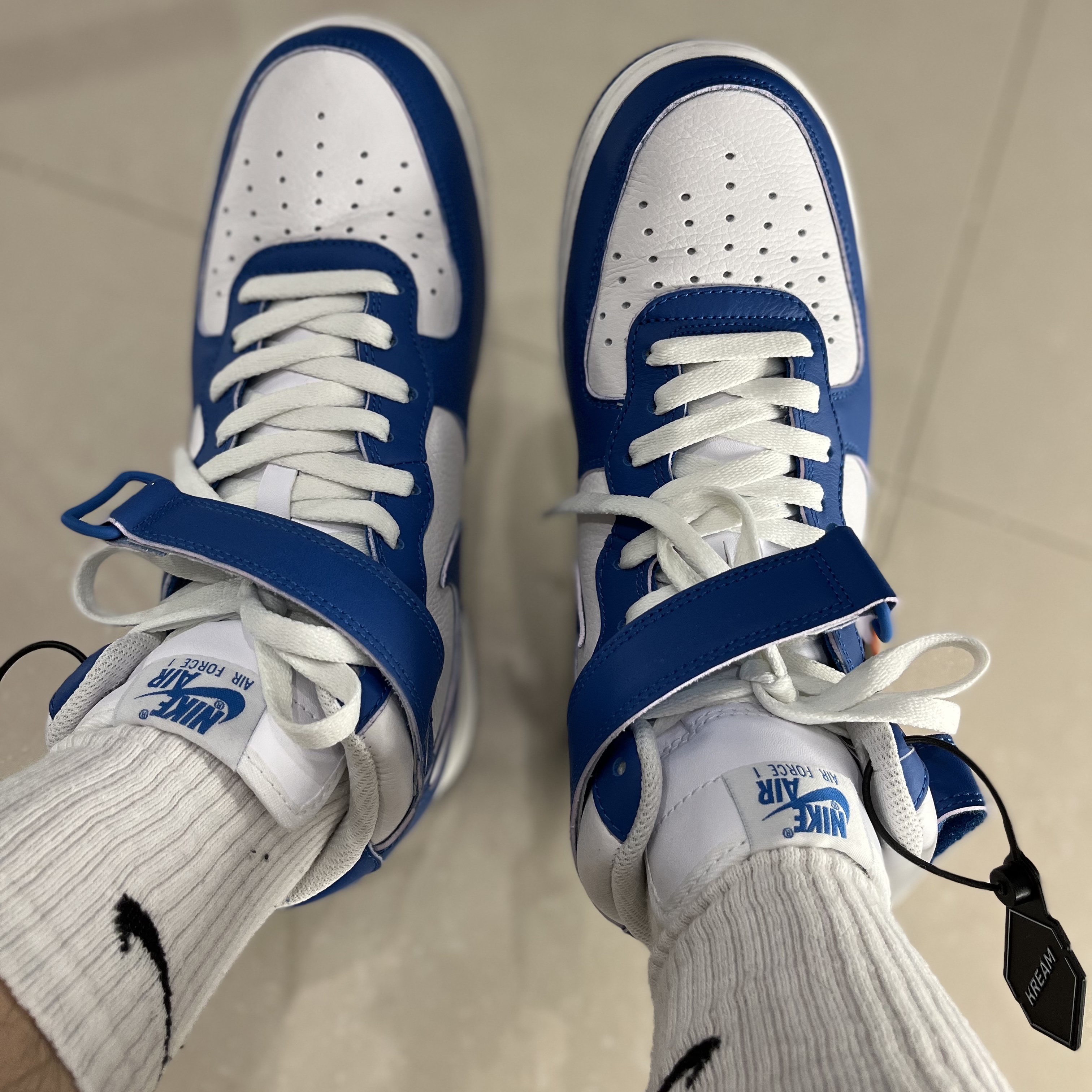 (W) Nike Air Force 1 Mid '07 Military Blue and Doll 착용 스타일 - 3