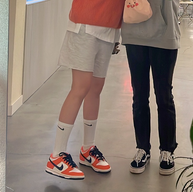 (GS) Nike Dunk Low Safety Orange 착용 스타일 - 2