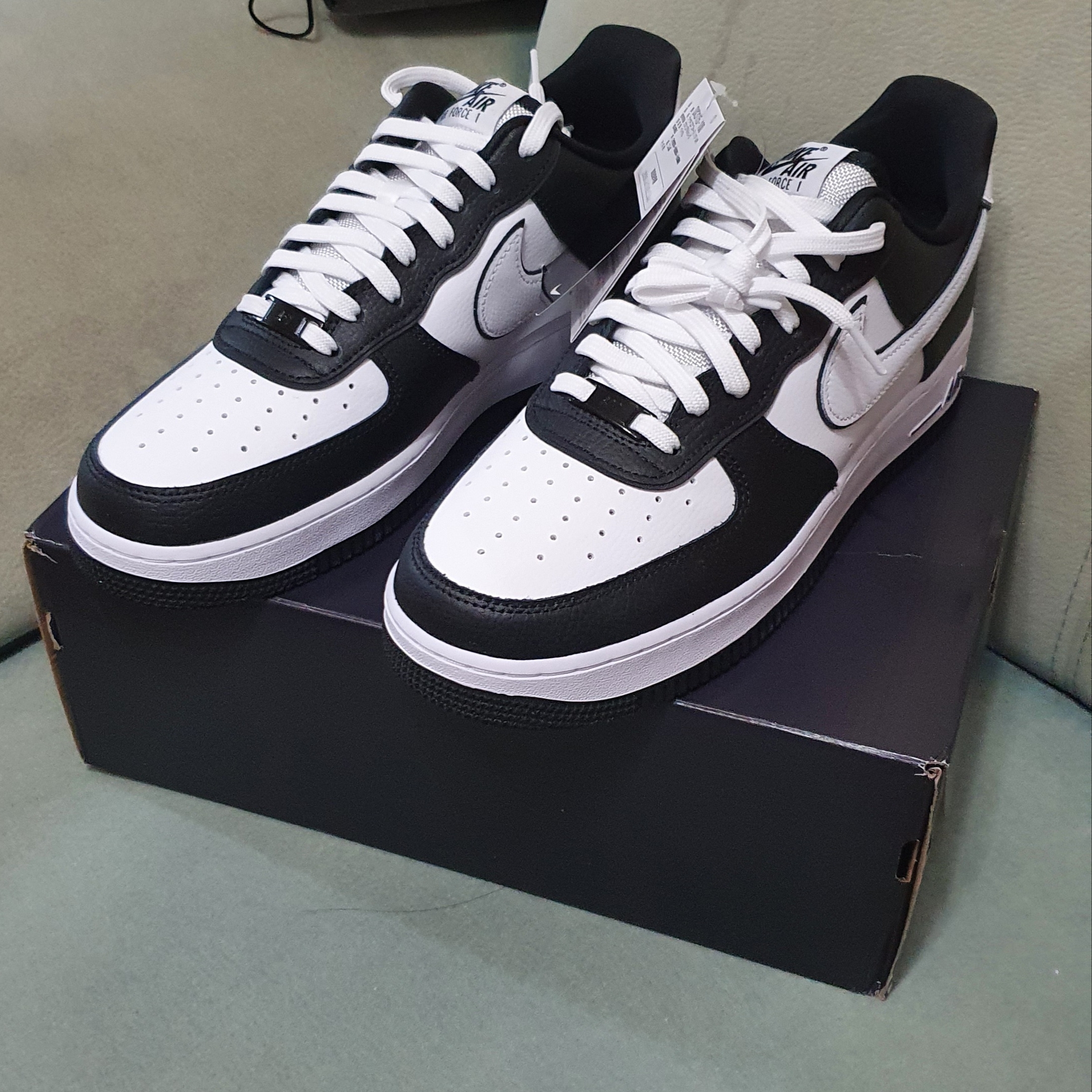 Nike Air Force 1 '07 LV8 White Black 착용 스타일