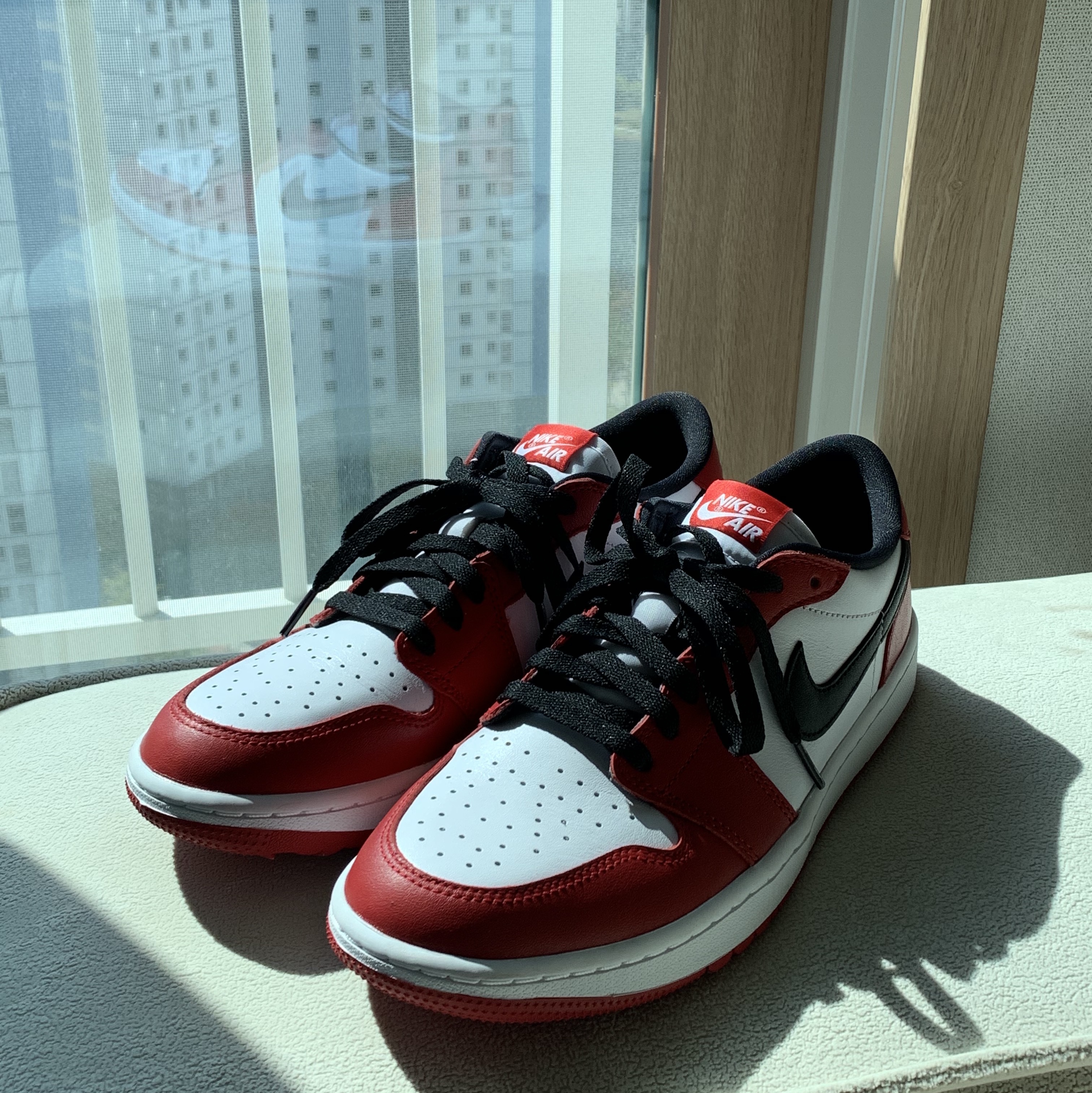 Jordan 1 Low Golf Chicago 착용 스타일 - 1