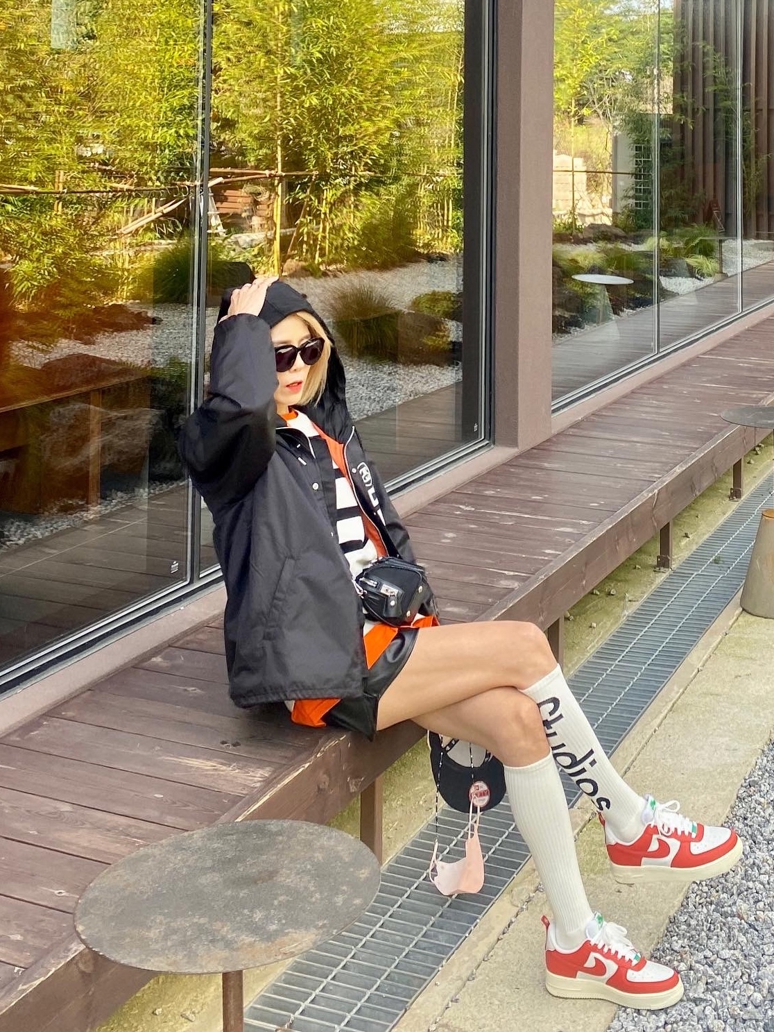 Nike Air Force 1 '07 LV8 Pojangmacha, CDG x Stussy Coach Jacket Black 착용 스타일 - 4