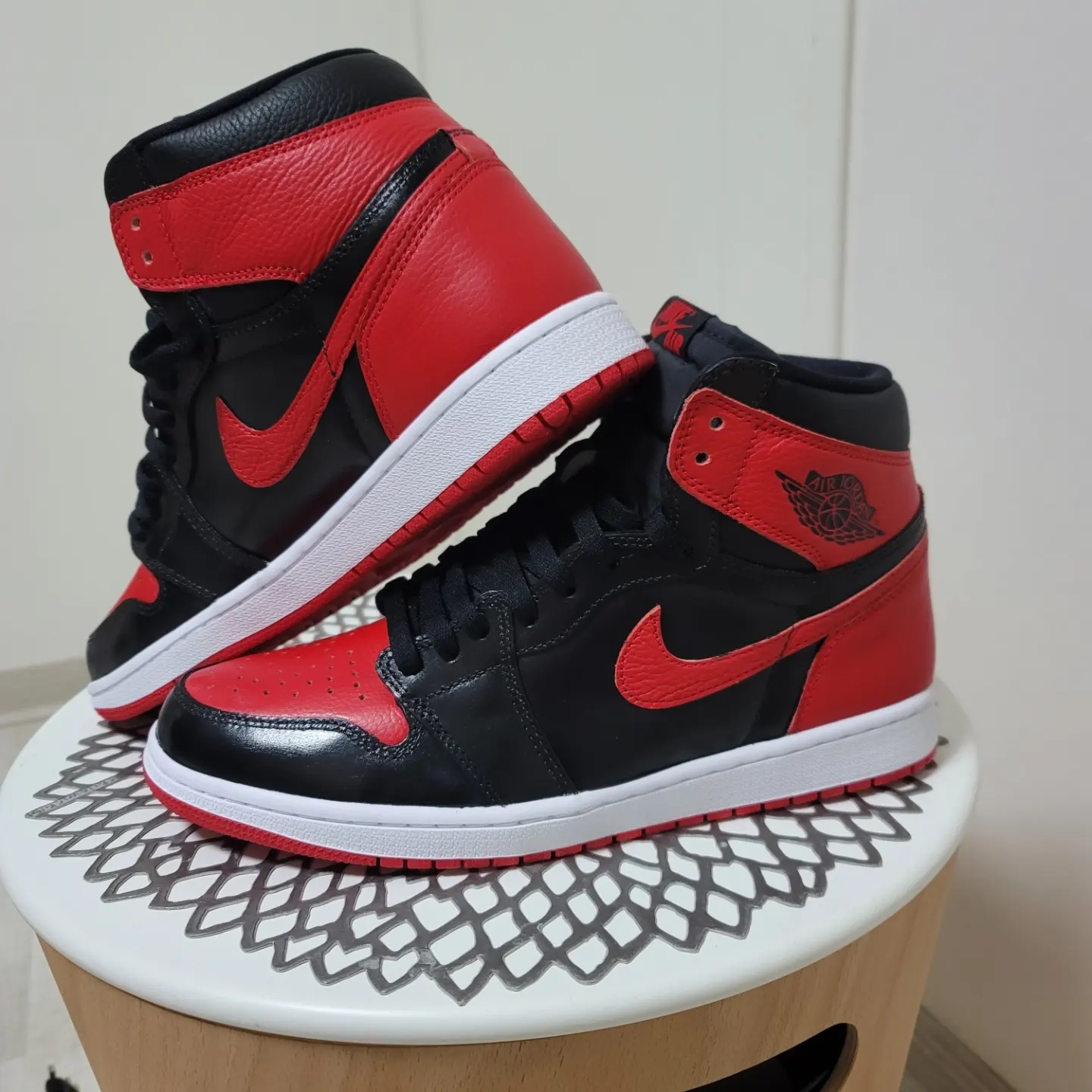 Jordan 1 Retro High OG Heritage, Jordan 1 Retro High OG Bred Toe 착용 스타일 - 3