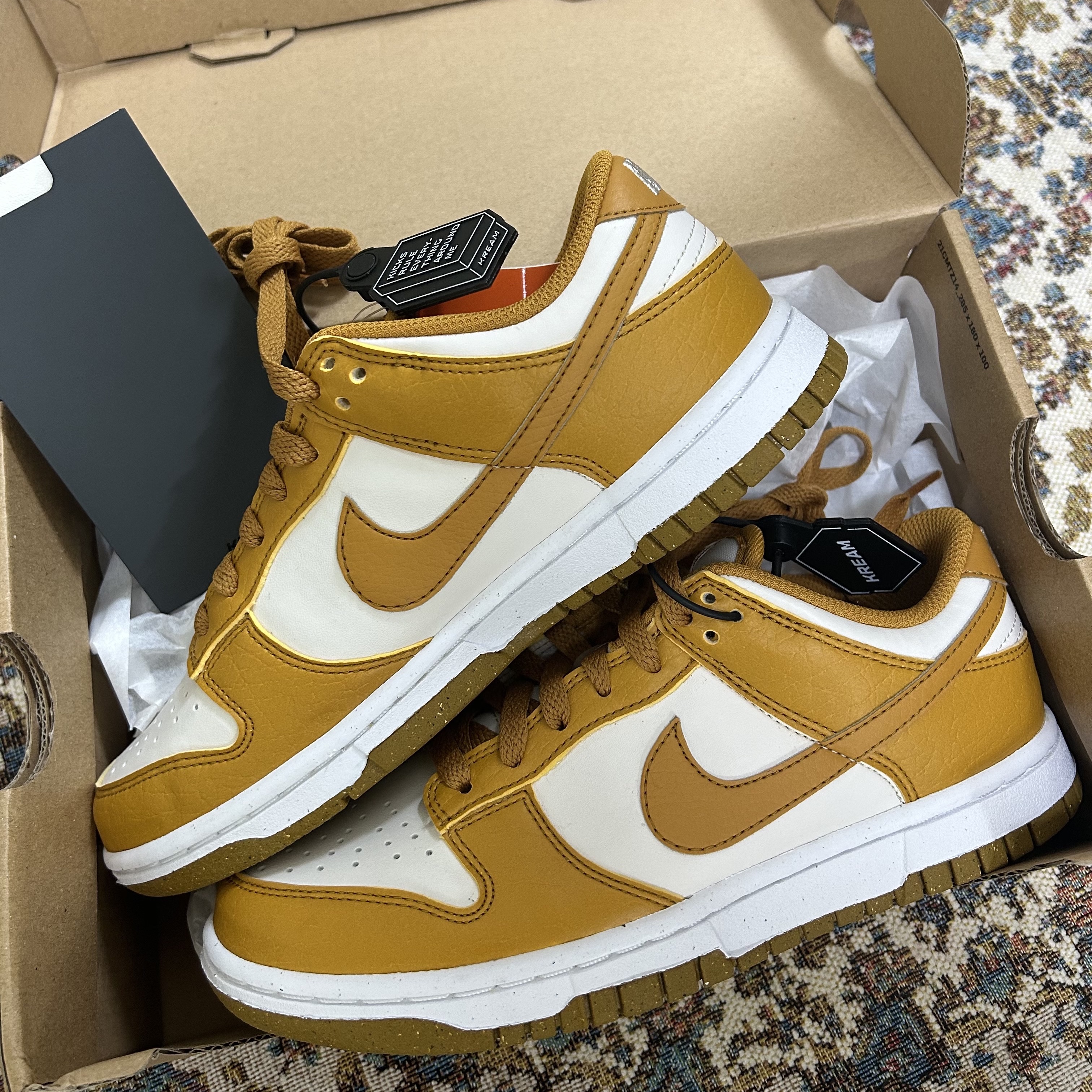 (W) Nike Dunk Low Next Nature Phantom 착용 스타일 - 1