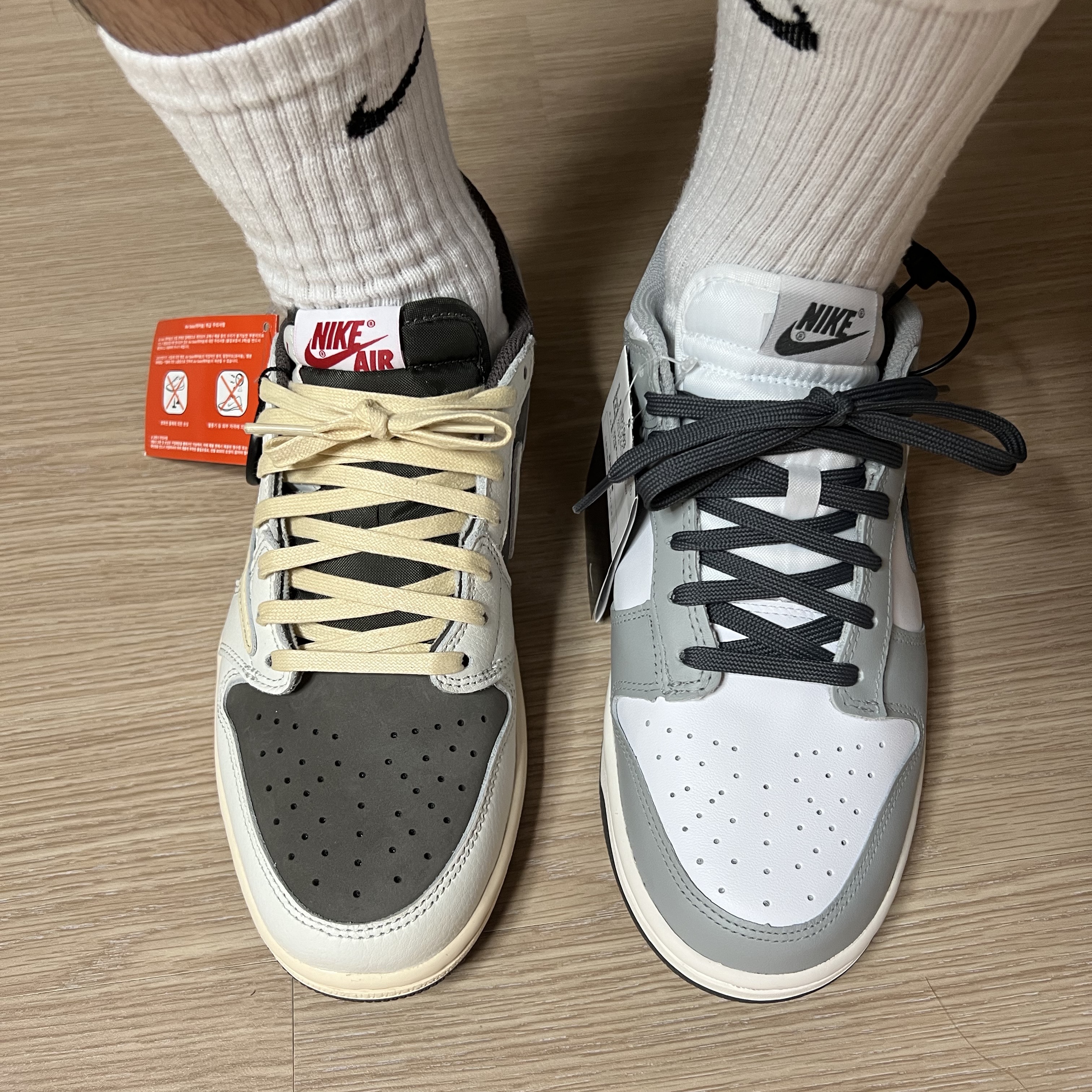 Jordan 1 x Travis Scott Retro Low OG SP Sail and Ridgerock, (W) Nike Dunk Low Light Smoke Grey 착용 스타일 - 1
