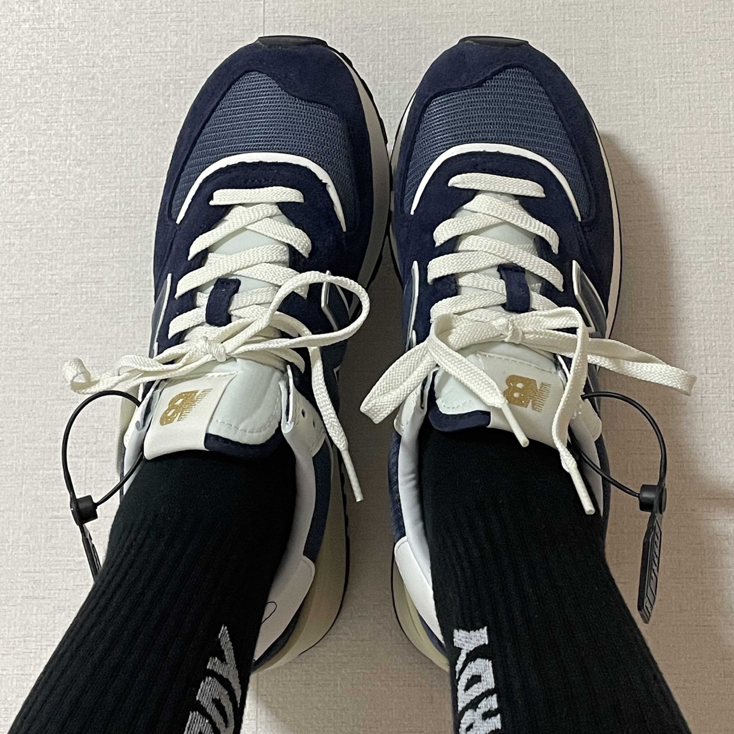 New Balance 574 Legacy Navy 착용 스타일