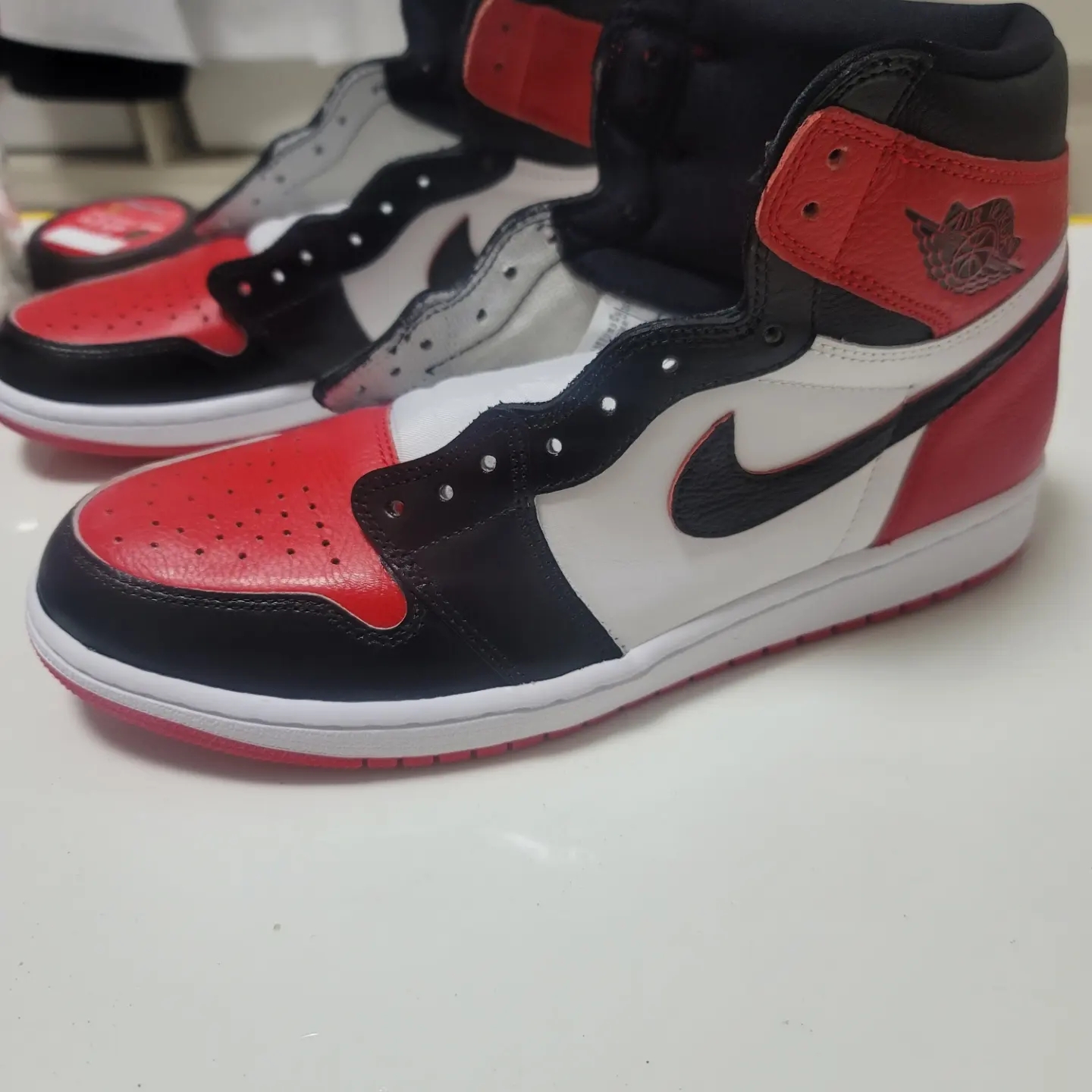Jordan 1 Retro High OG Heritage, Jordan 1 Retro High OG Bred Toe 착용 스타일 - 2