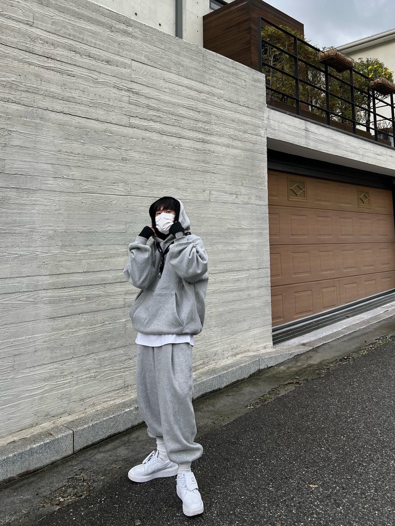 Nike x Peaceminusone Kwondo1 White 착용 스타일 - 4