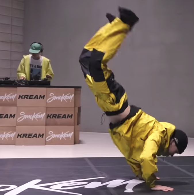 Nike x Sacai VaporWaffle Black White, Nike x Fear of God Bomber Hooded Jacket Black 착용 스타일 - 2