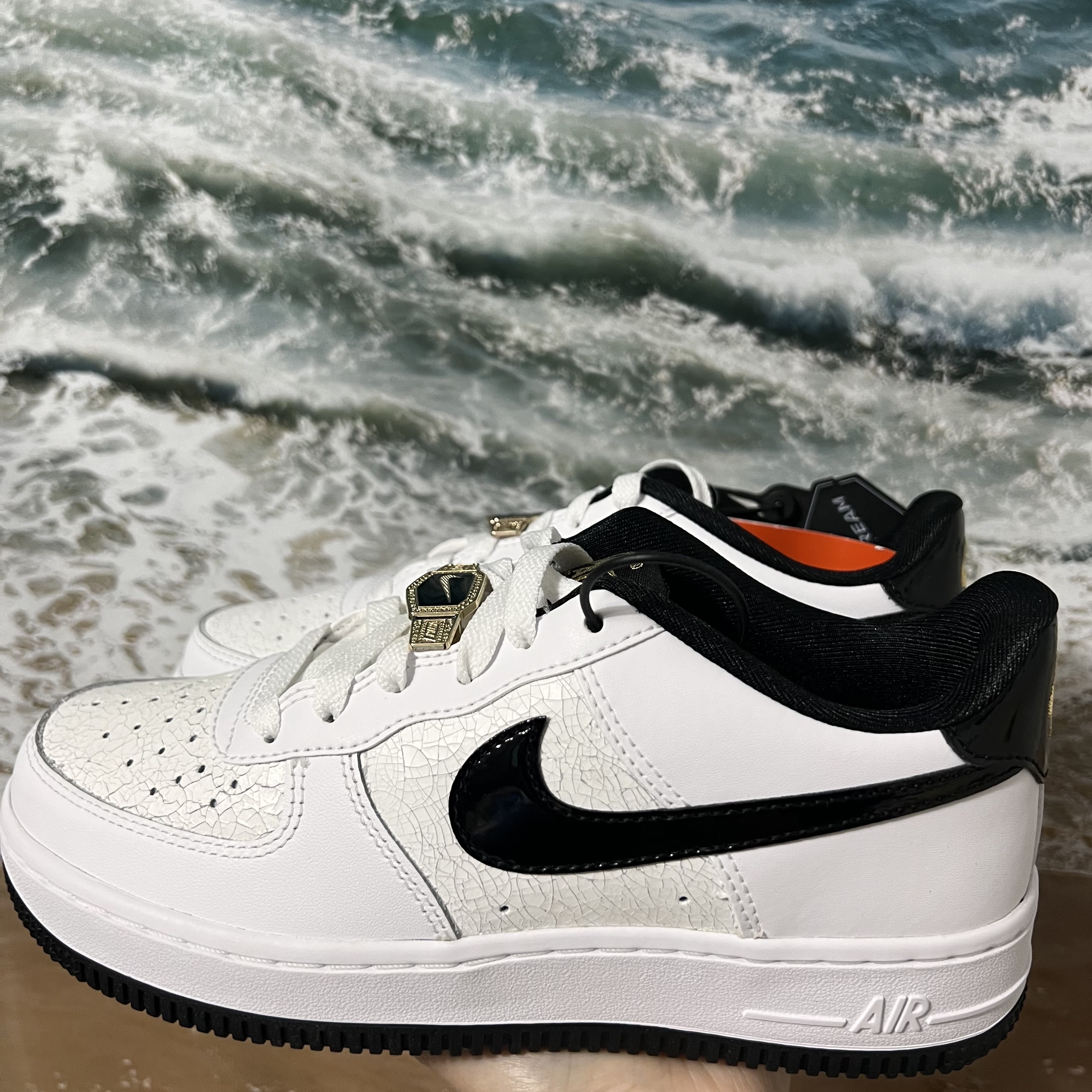 (GS) Nike Air Force 1 LV8 White Black 착용 스타일 - 1
