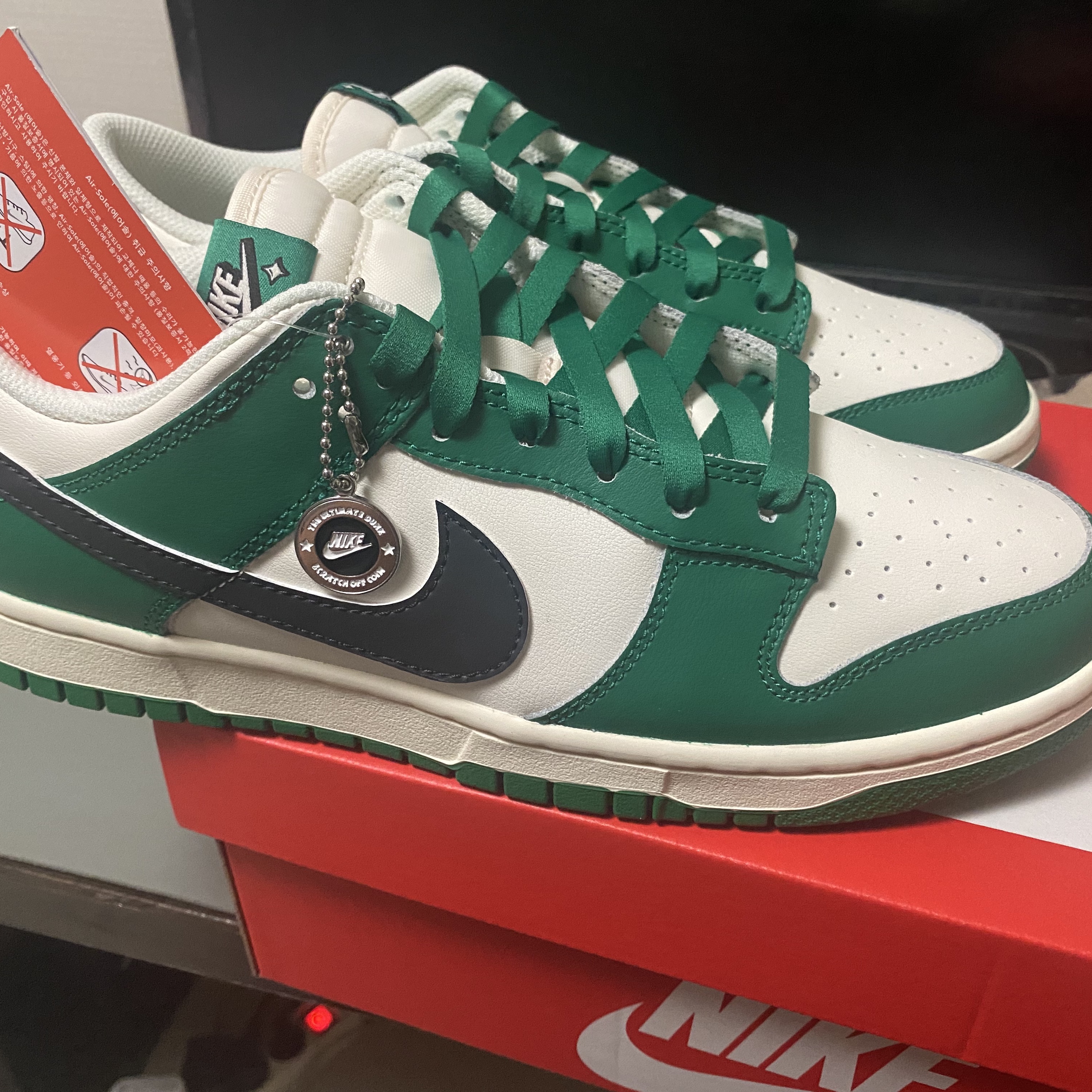 Nike Dunk Low Retro SE Jackpot Malachite 착용 스타일 - 1