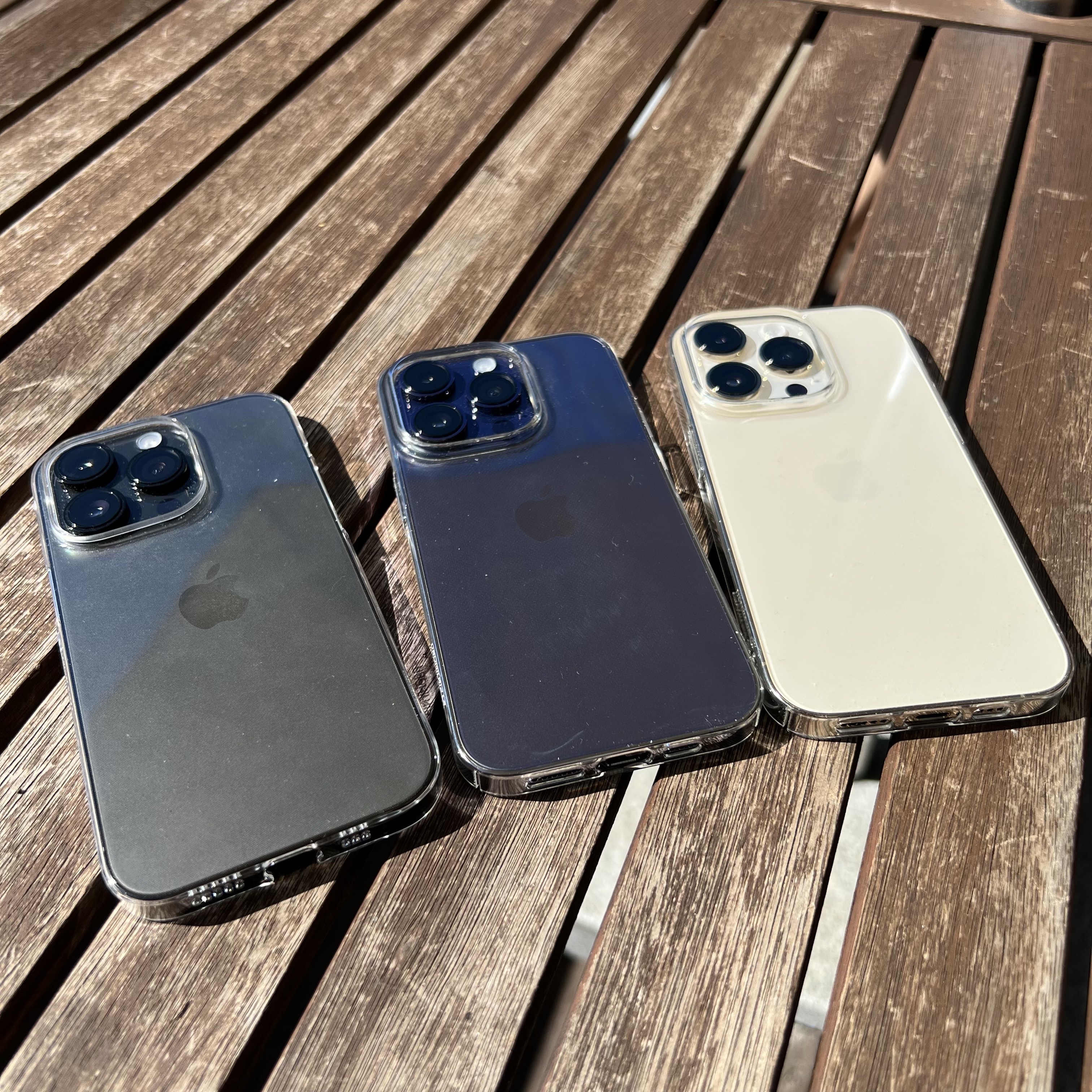 Apple iPhone 14 Pro 256GB Space Black (Korean Ver.), Apple iPhone 14 Pro 128GB Deep Purple (Korean Ver.) 착용 스타일 - 1