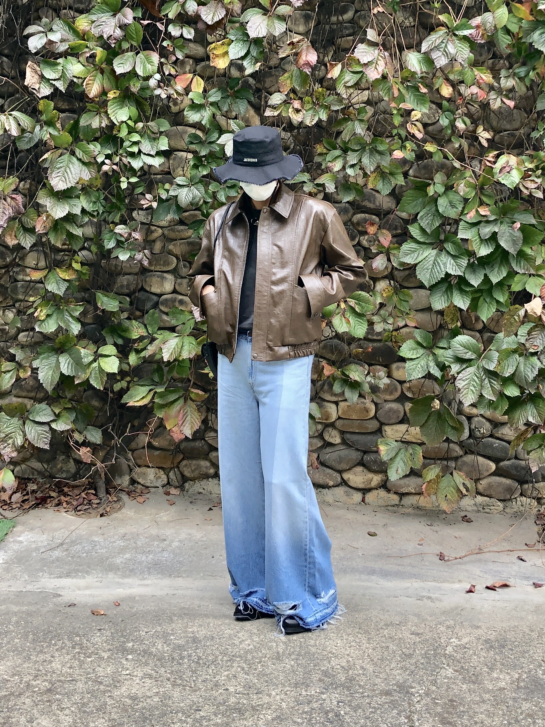 Our Legacy Cuban Boot Black, Jacquemus Le Bob Artichaut Bucket Hat Black 착용 스타일 - 2