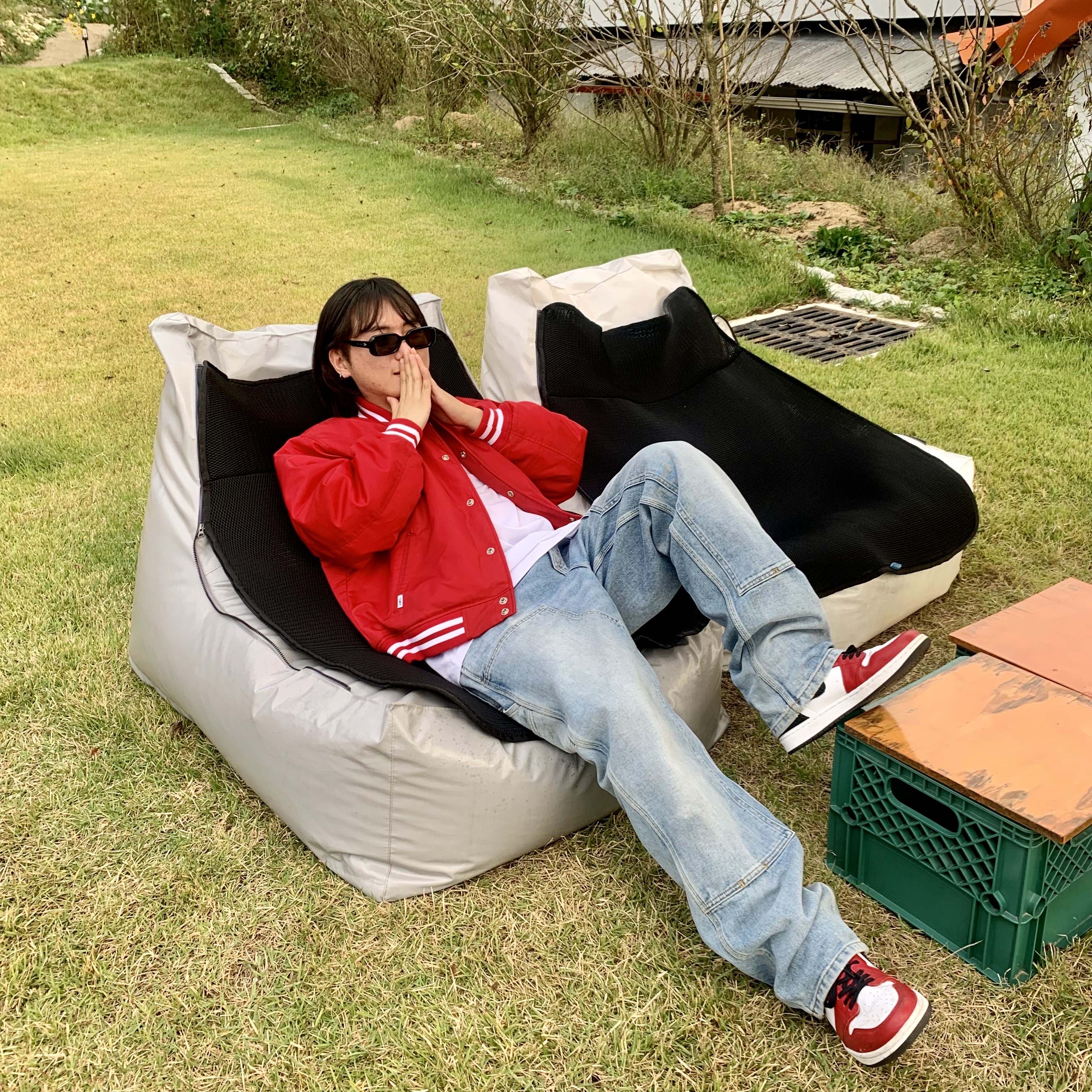 (W) Jordan 1 Retro High Satin Red 착용 스타일 - 1