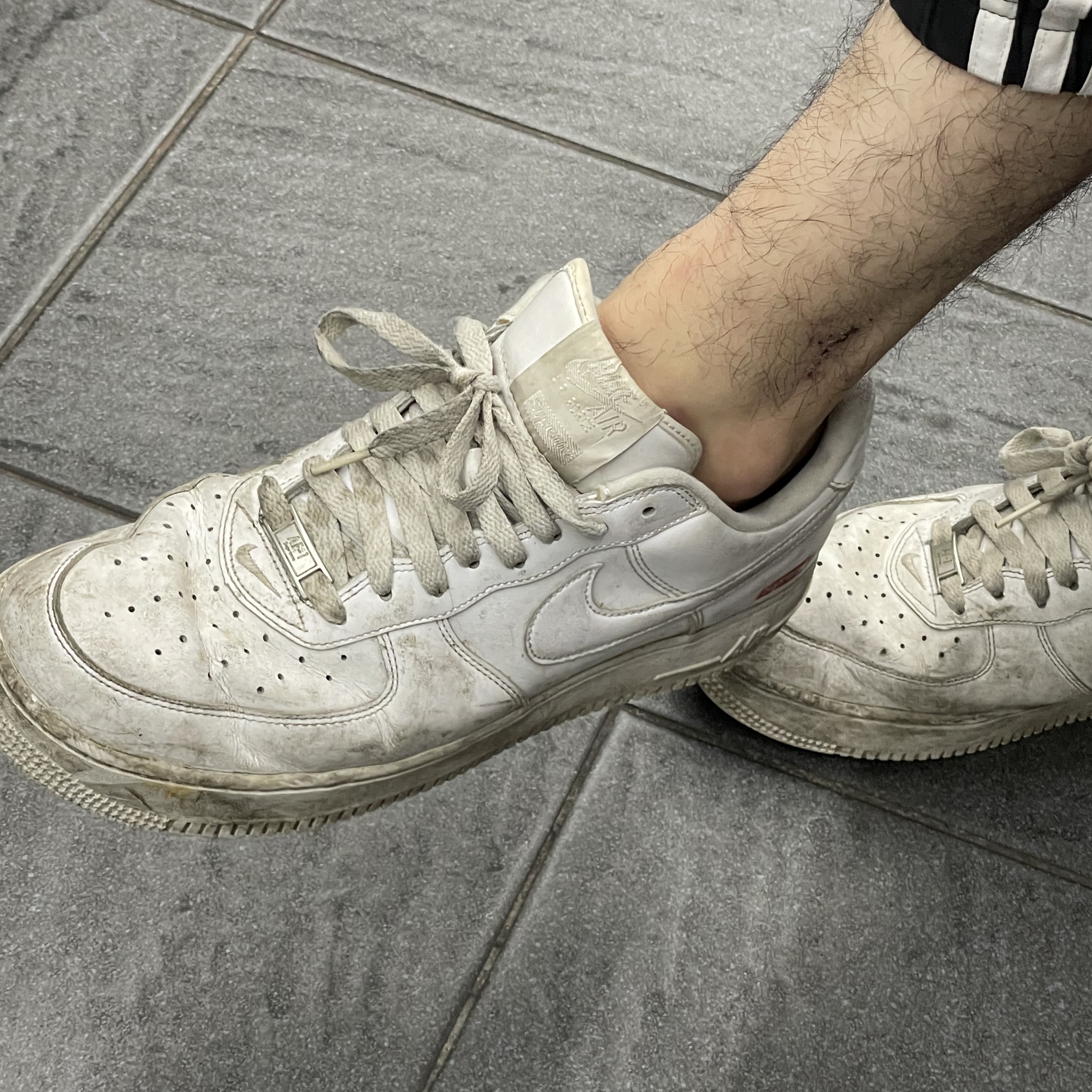 Nike x Supreme Air Force 1 Low White 착용 스타일
