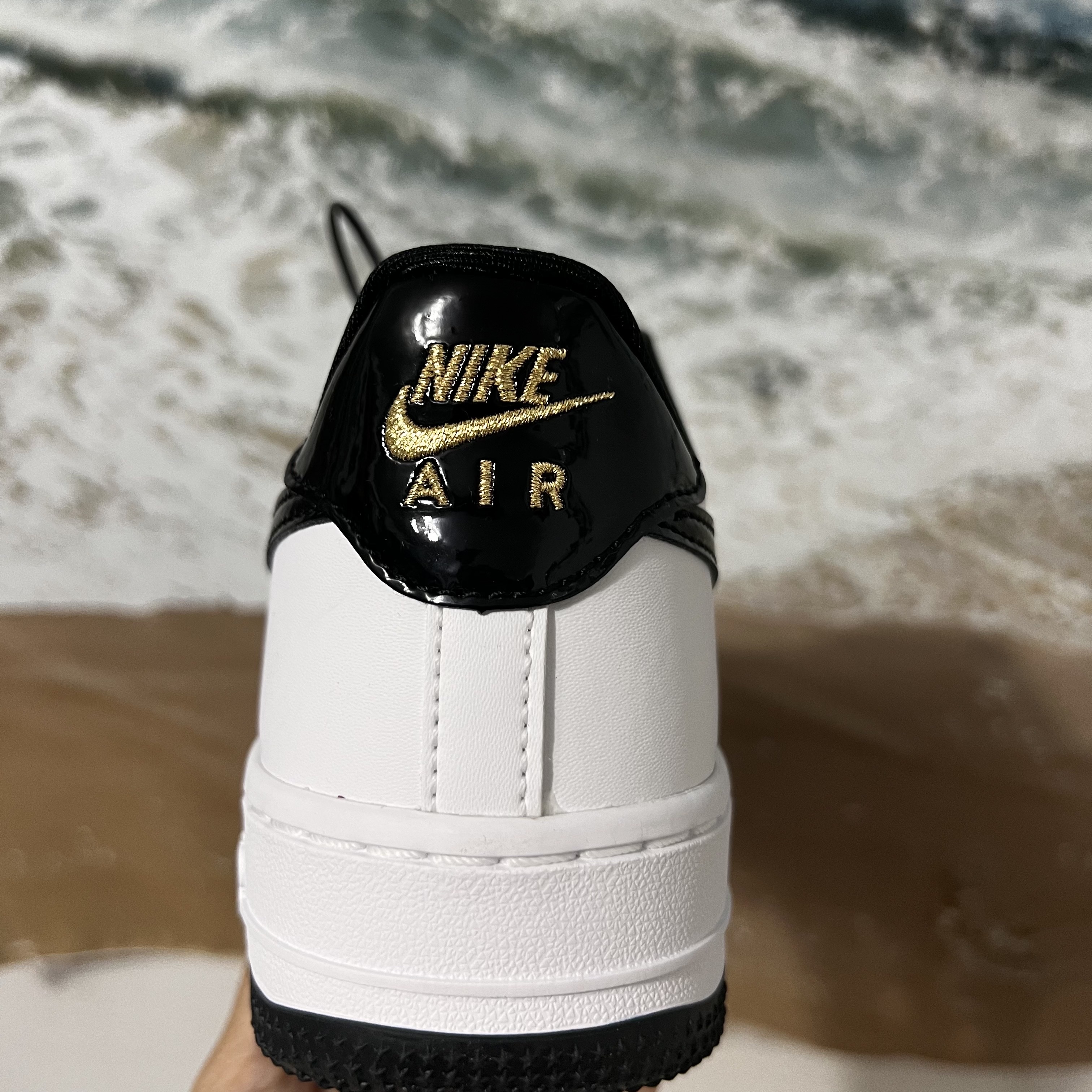 (GS) Nike Air Force 1 LV8 White Black 착용 스타일 - 4
