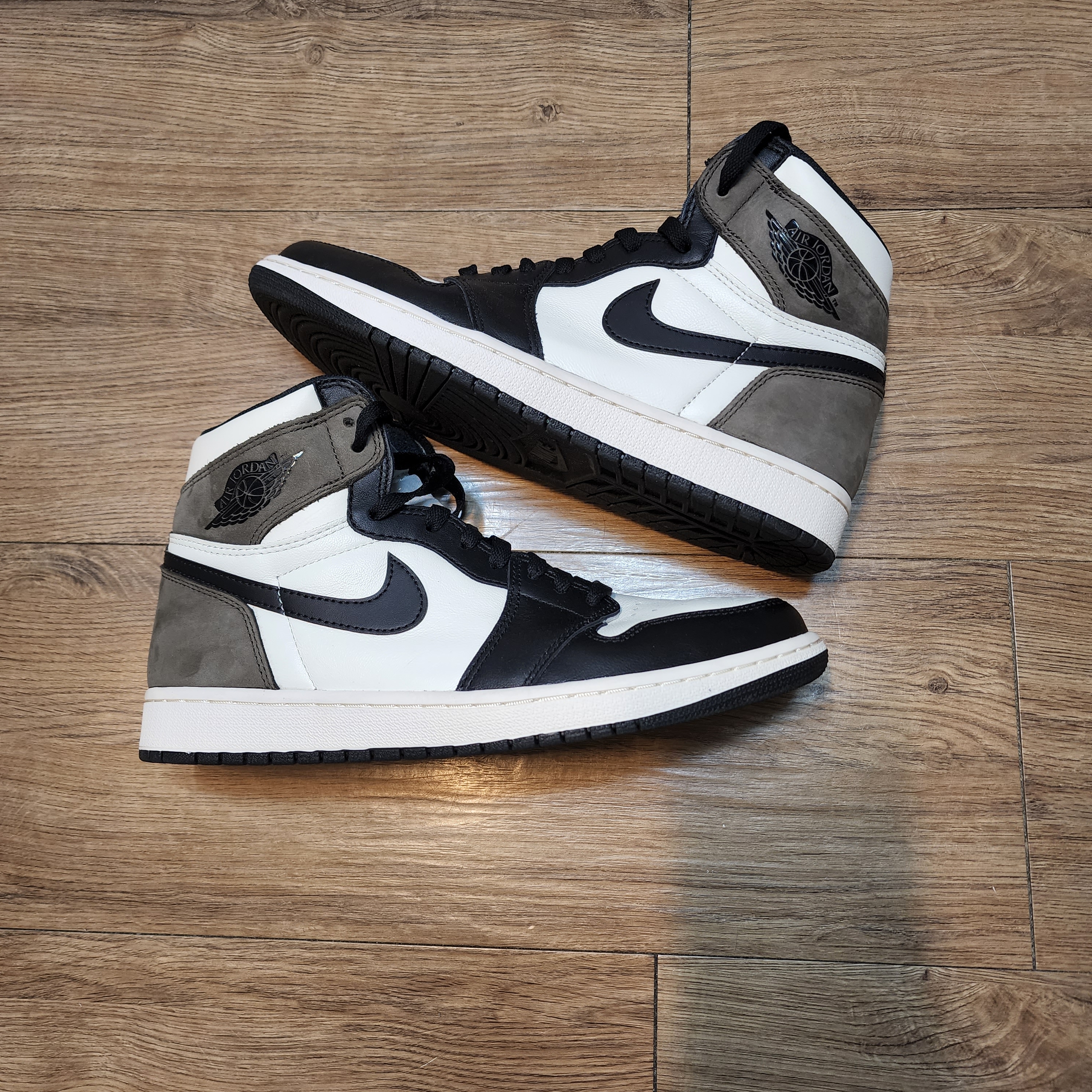 Jordan 1 Retro High OG Black Mocha 착용 스타일