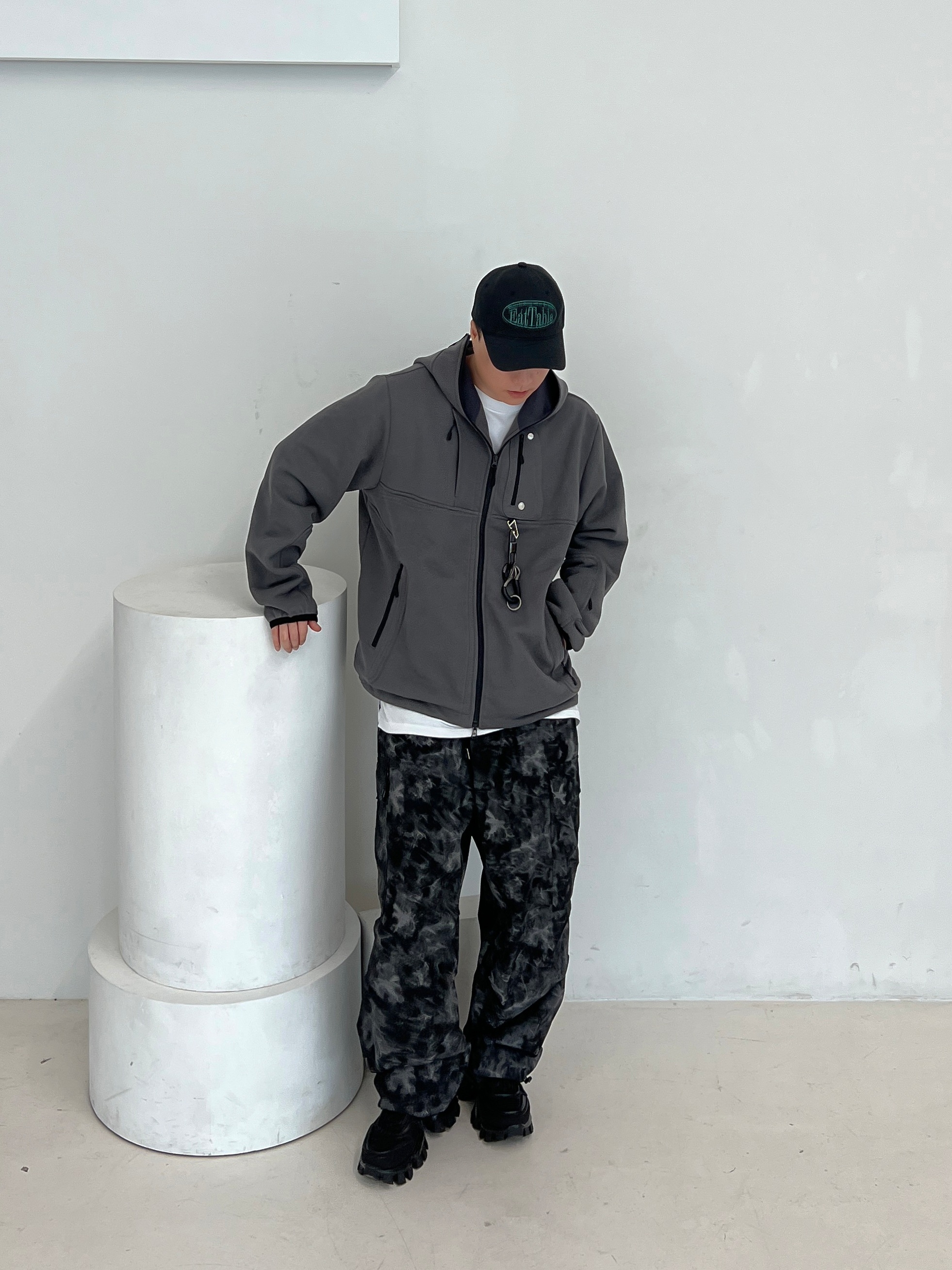Undermycar Marshall Chest Pocket Balaclava Zip-Up Chimera - 22SS, Prada Cloudbust Thunder Technical Fabric Sneakers Black 착용 스타일 - 2
