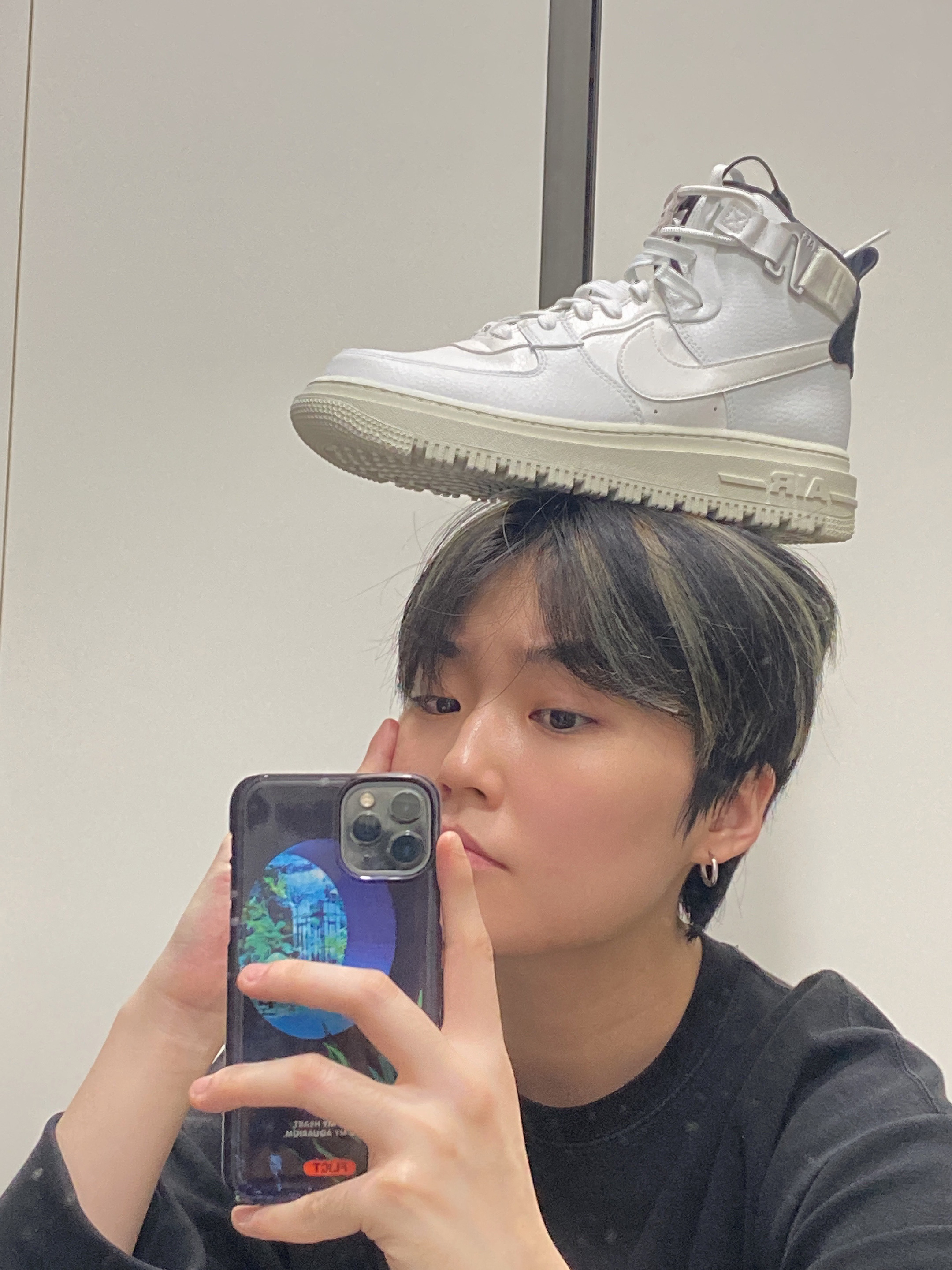 (W) Nike Air Force 1 High Utility 2.0 Summit White 착용 스타일
