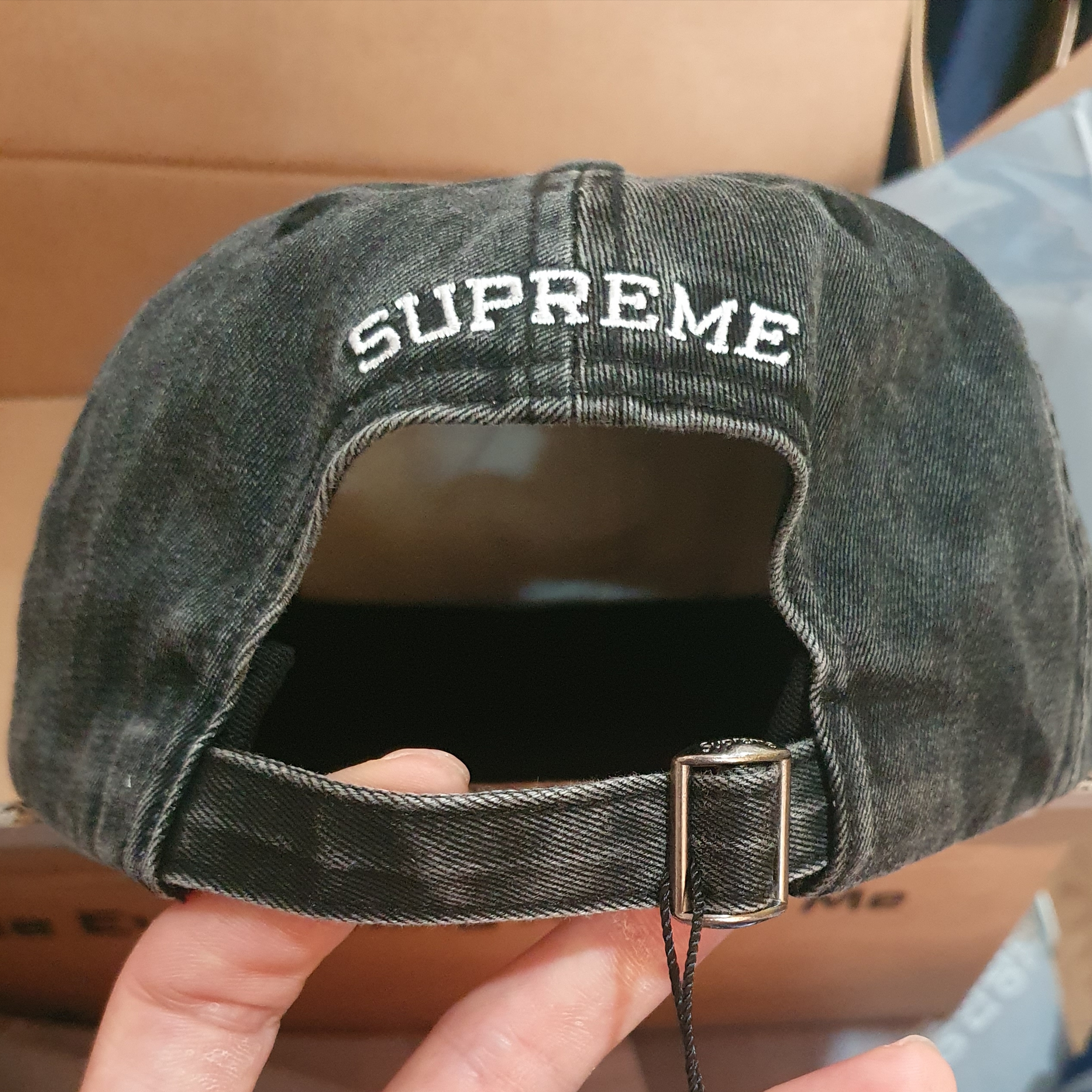 Supreme Pigment Print S Logo 6-Panel Black - 22FW 착용 스타일 - 2