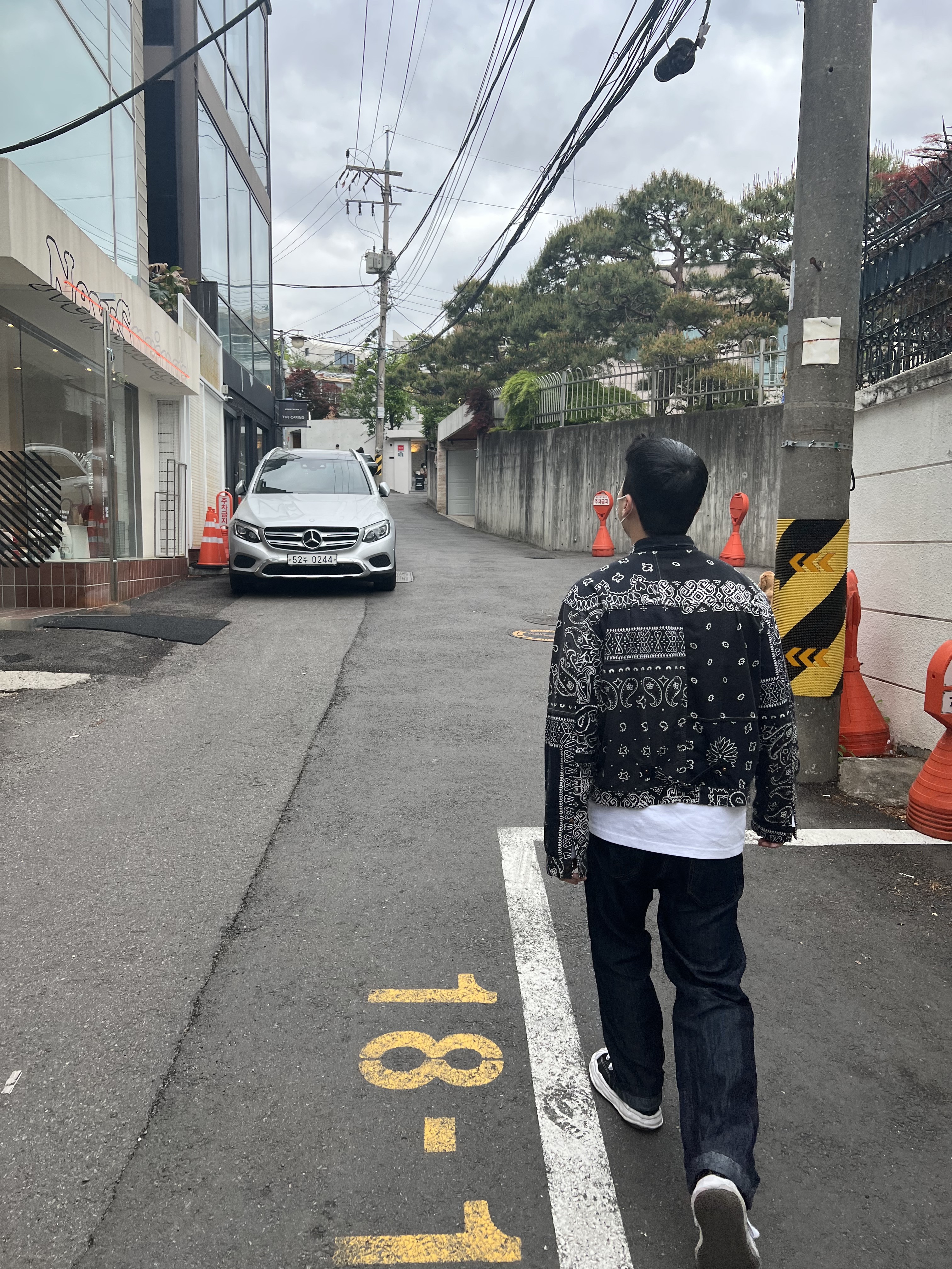Maison Mihara Yasuhiro Blakey OG Sole Canvas Low-top Sneakers Black 착용 스타일 - 2