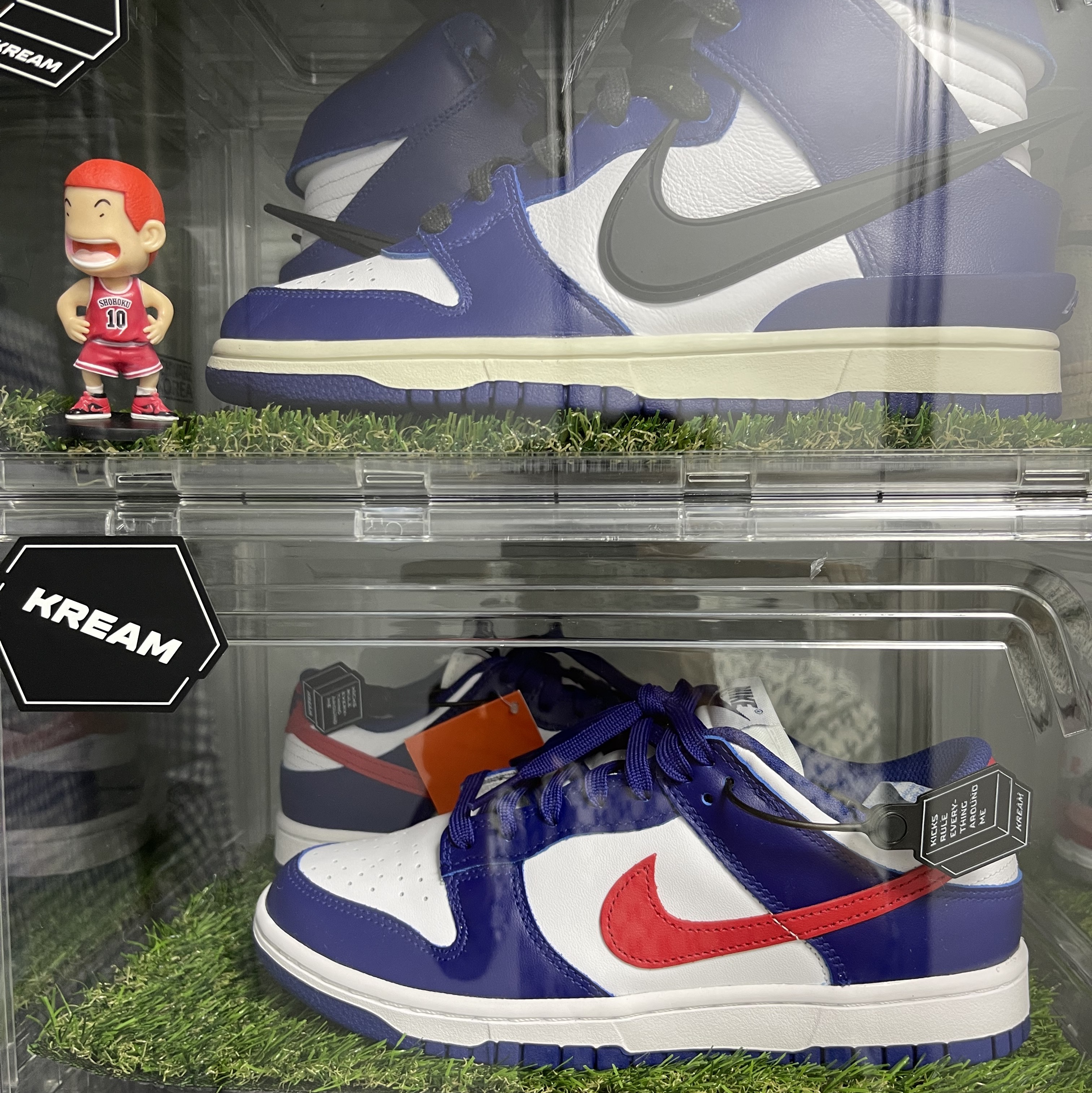 (W) Nike Dunk Low White and University Red, Nike x Ambush Dunk High Deep Royal Blue 착용 스타일 - 1