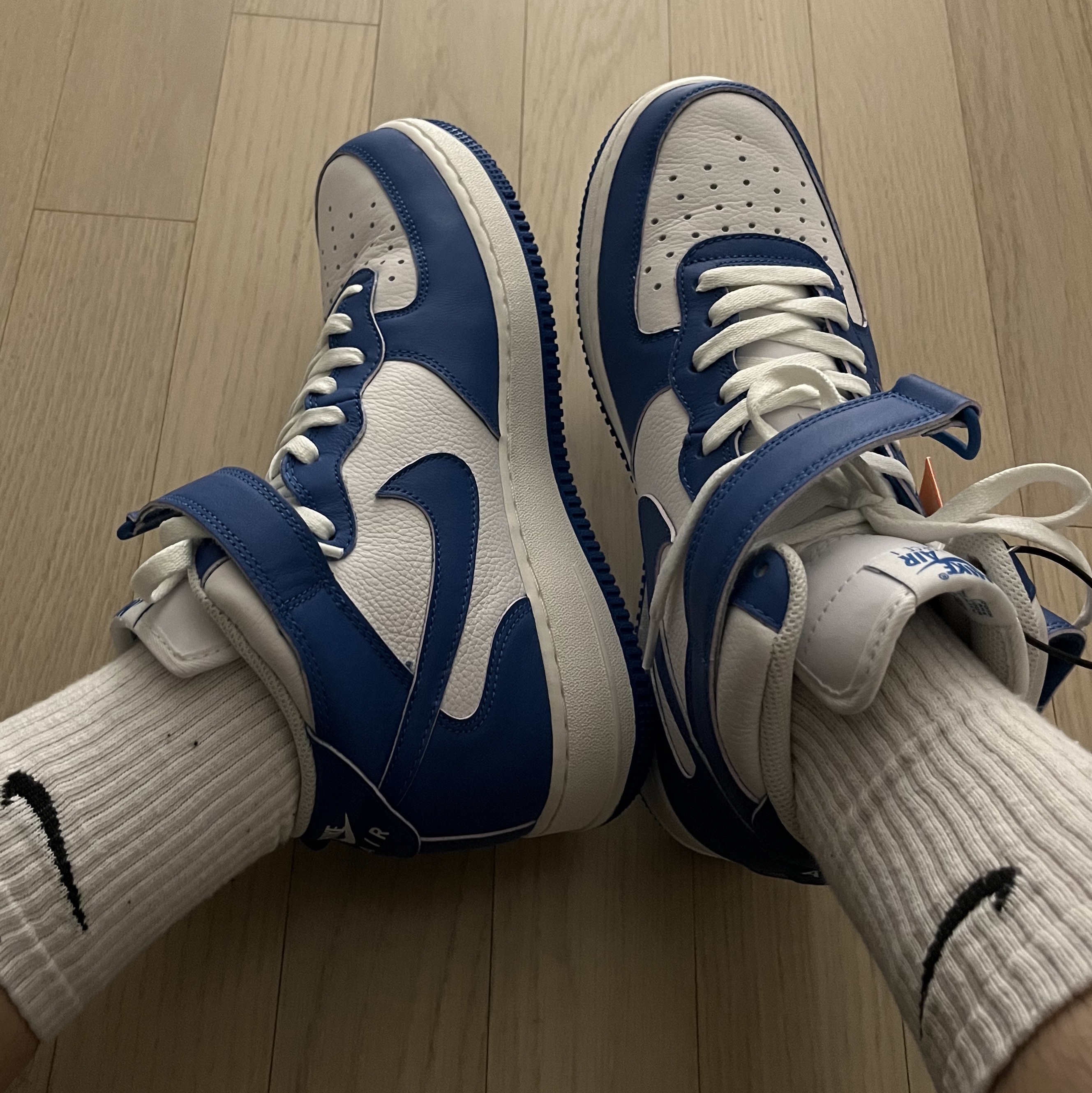 (W) Nike Air Force 1 Mid '07 Military Blue and Doll 착용 스타일 - 4