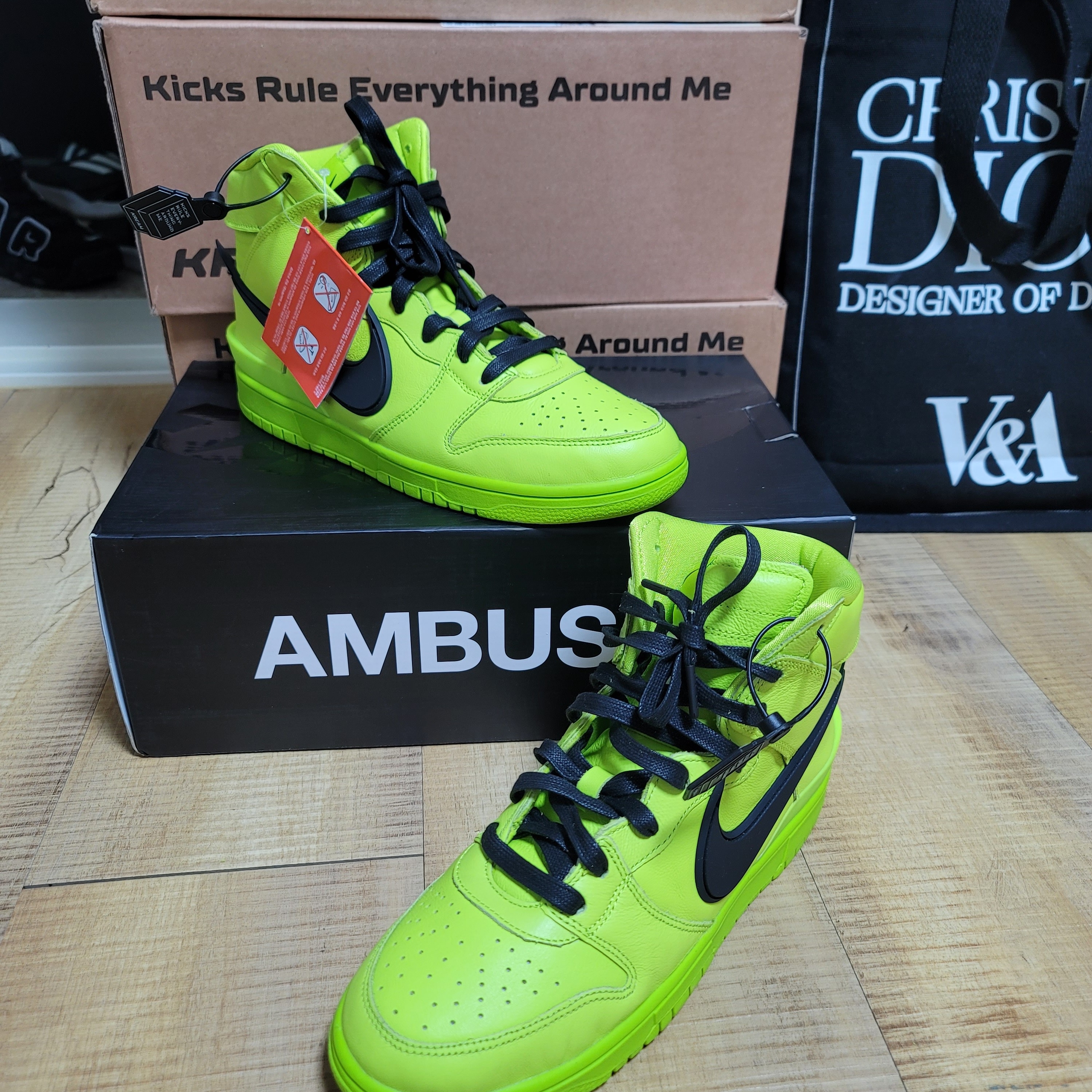 Nike x Ambush Dunk High Flash Lime 착용 스타일