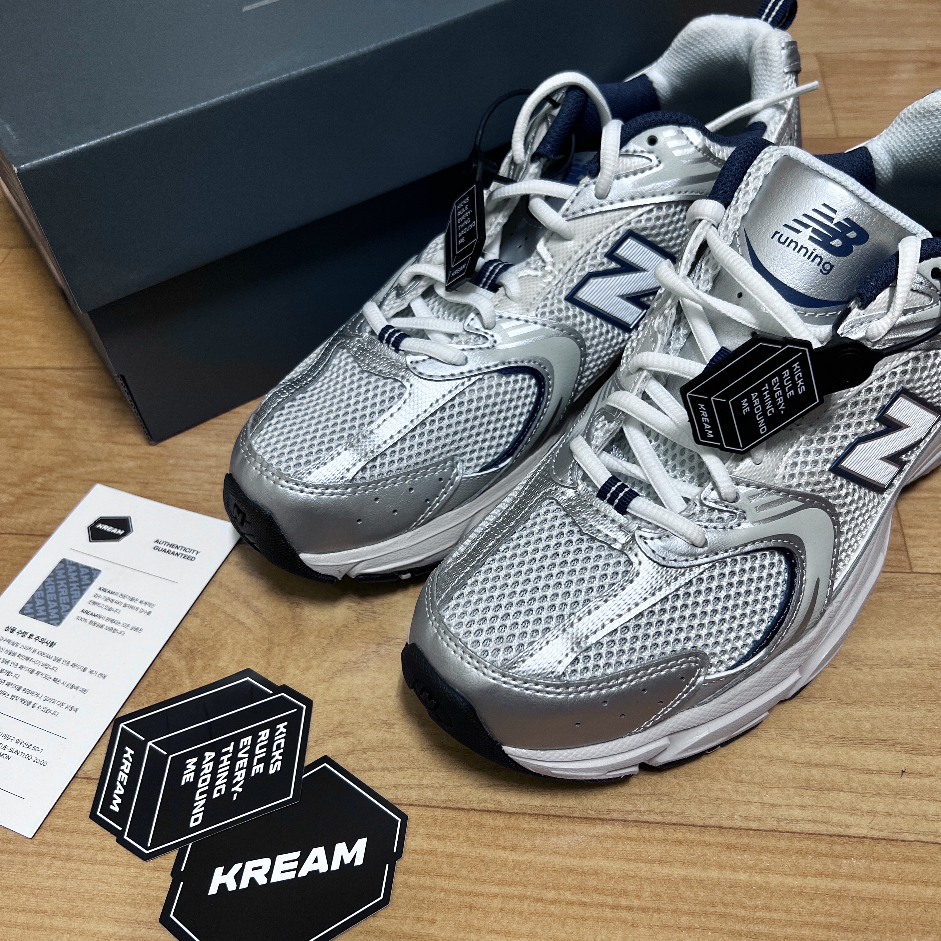 New Balance 530 Steel Grey 착용 스타일 - 3