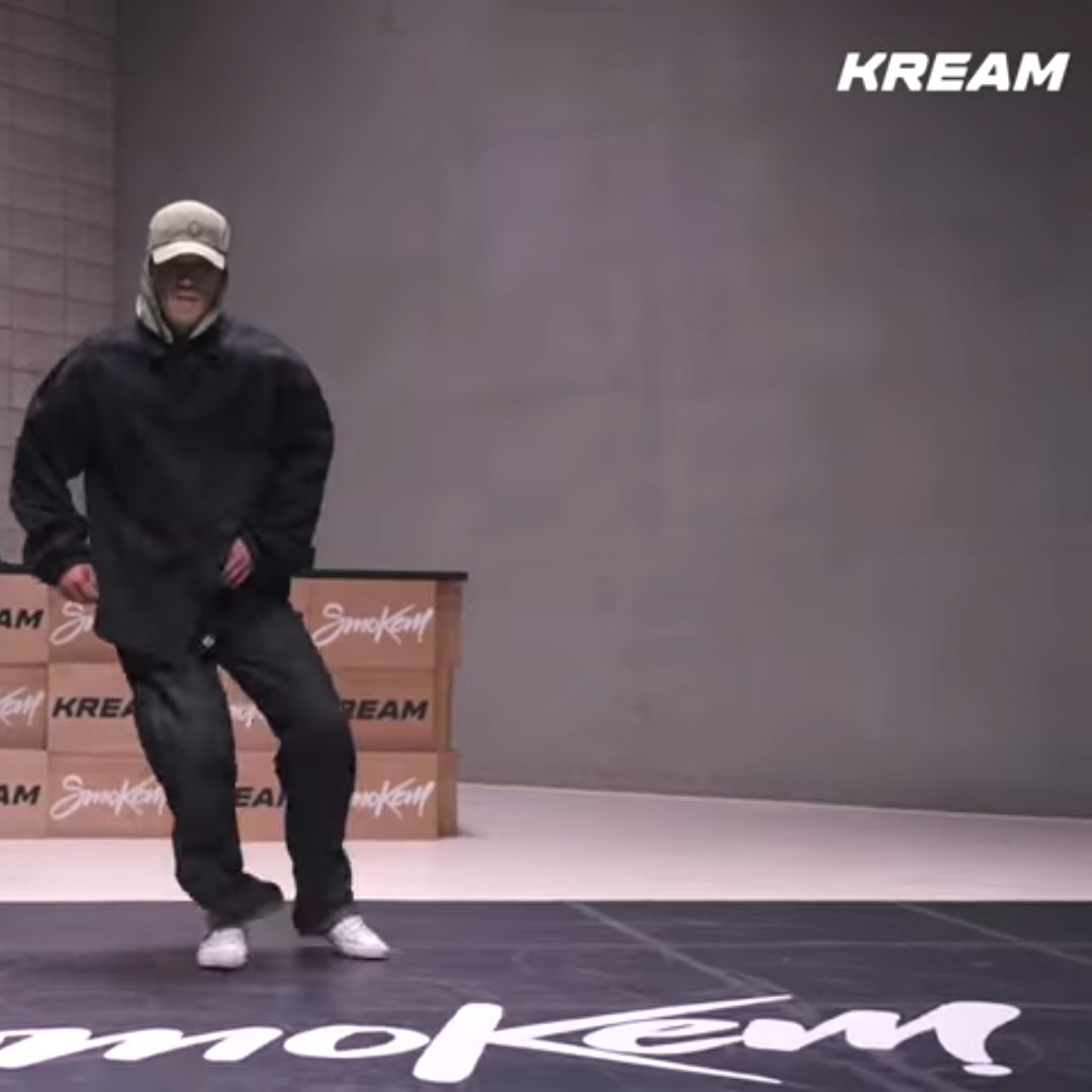 Nike x Sacai VaporWaffle Black and Gum 착용 스타일 - 4