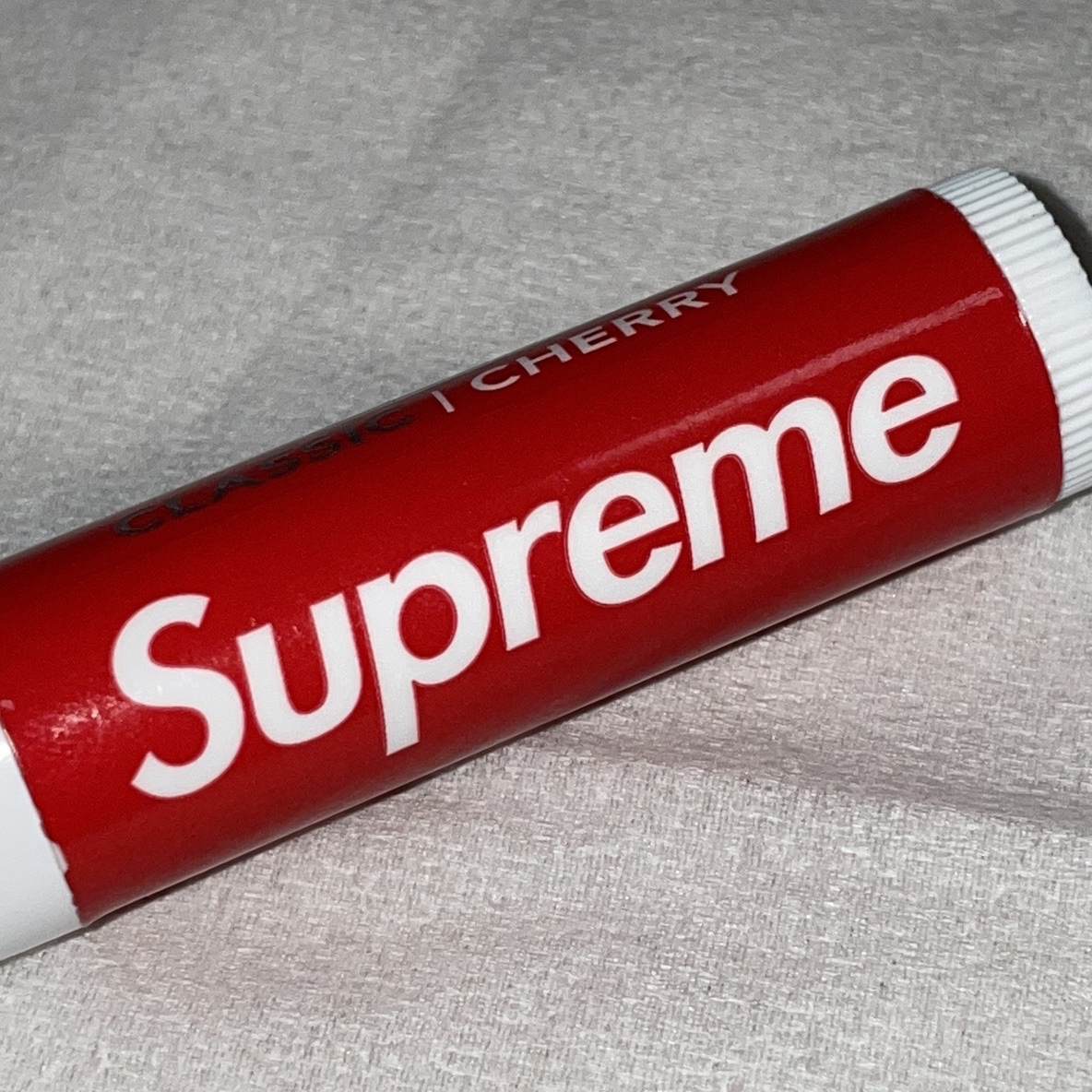 Supreme Chapstick Red (3 Pack) 착용 스타일 - 1