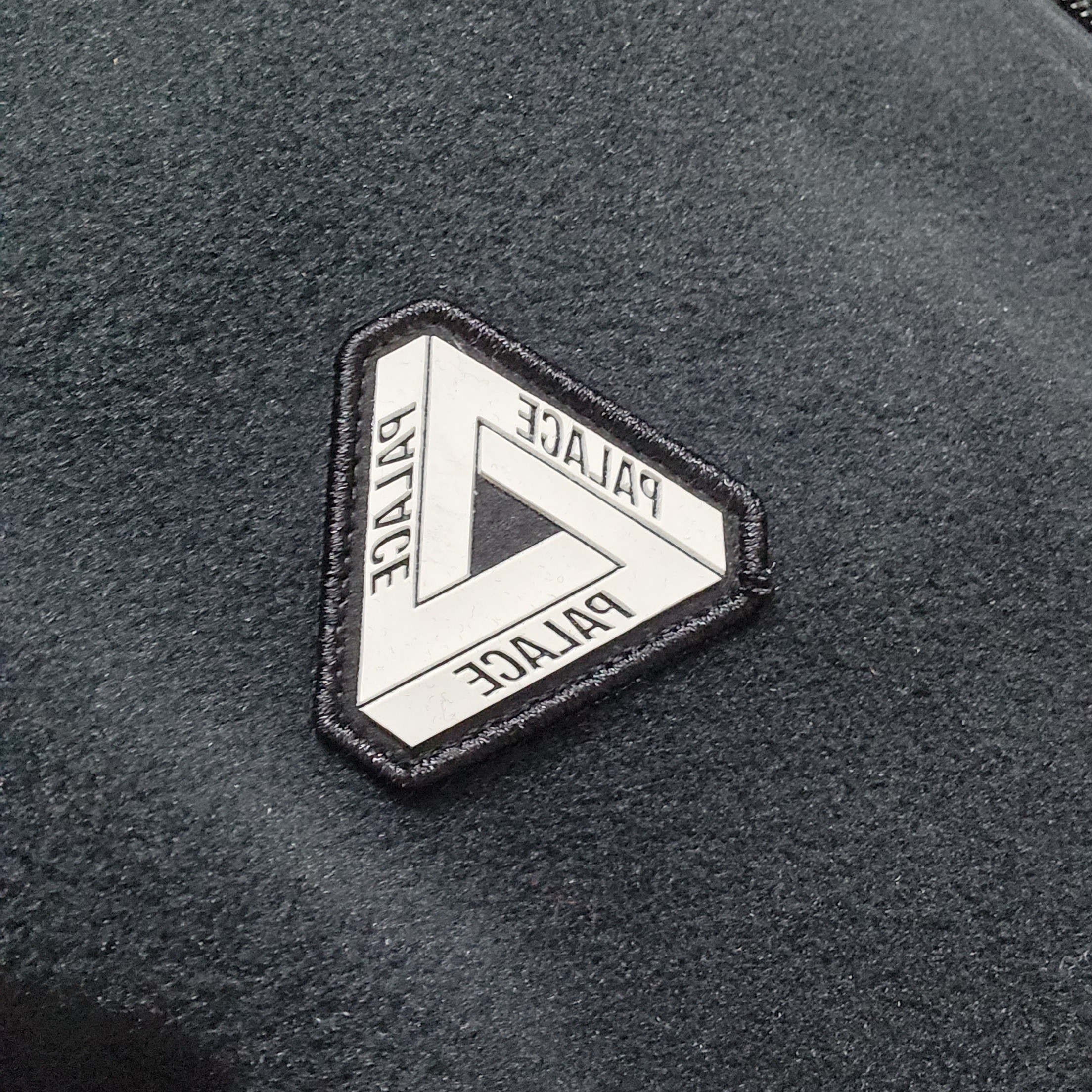 Palace Polartec 1/4 Zip Jacket Black - 22FW, Adidas Yeezy Boost 350 V2 Slate Core Black 2022/2023 착용 스타일 - 3