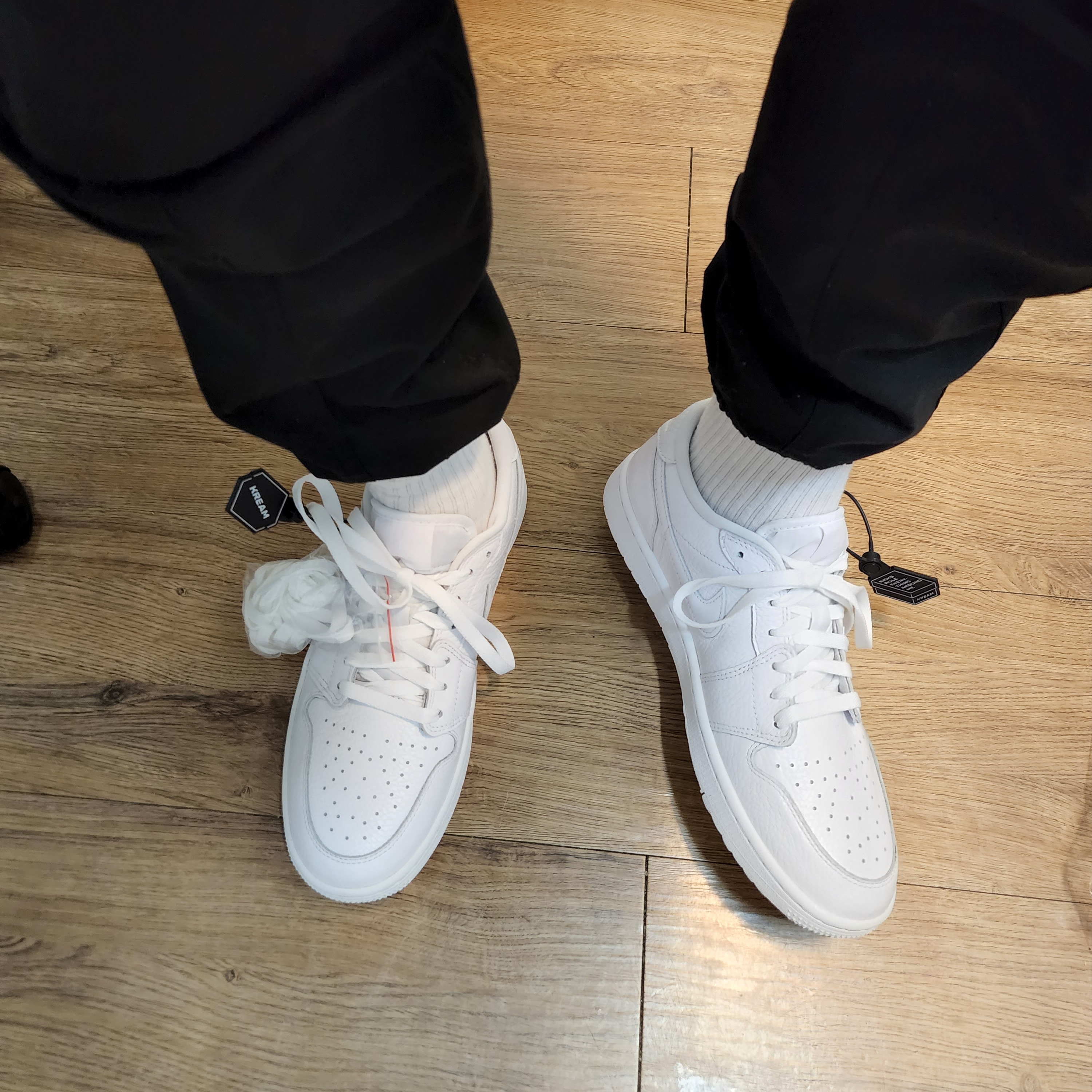 Jordan 1 Low Golf Triple White 착용 스타일