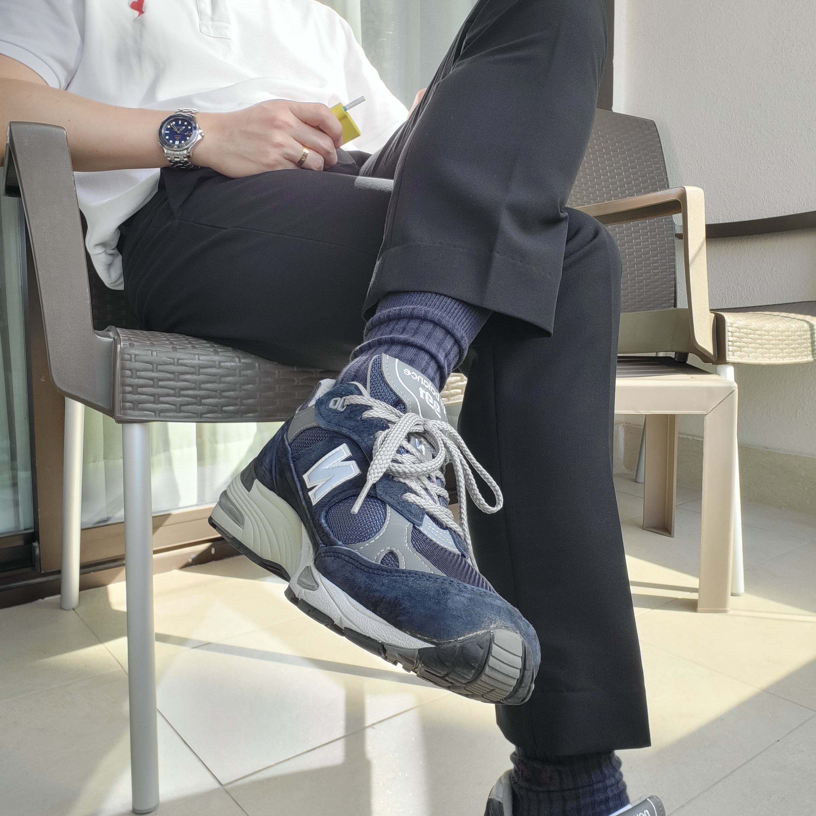 AMI de Coeur Polo Shirt White, New Balance 991 Made in UK Navy 착용 스타일