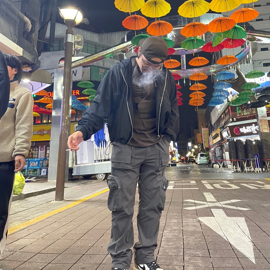 Jordan 1 Retro High OG Black Mocha, Nike x Travis Scott NRG BH Vest Velvet Brown - Asia 착용 스타일