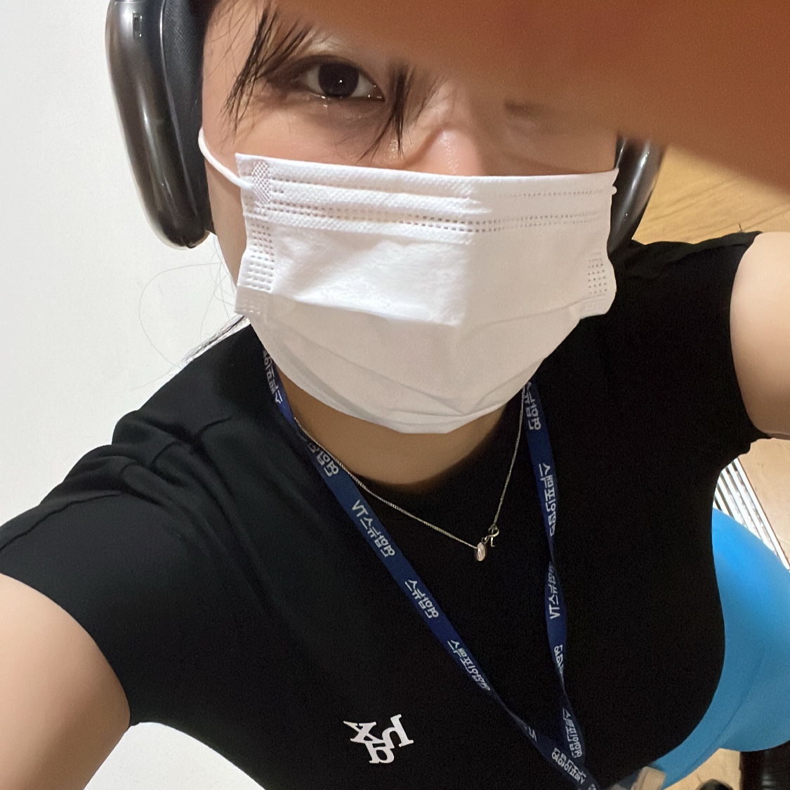 Apple AirPods Max Lightning Space Gray (Korean Ver.) 착용 스타일 - 1