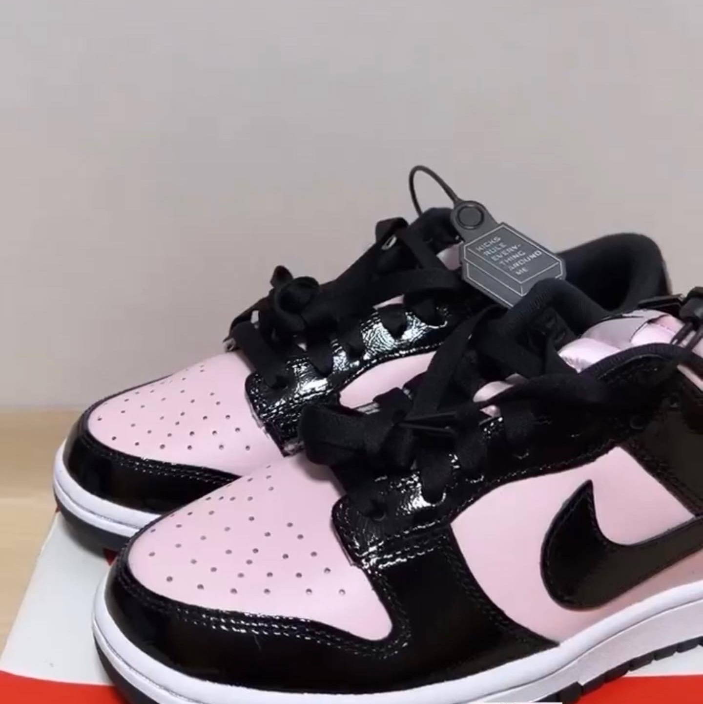 (W) Nike Dunk Low Essential Pink Foam Black 착용 스타일