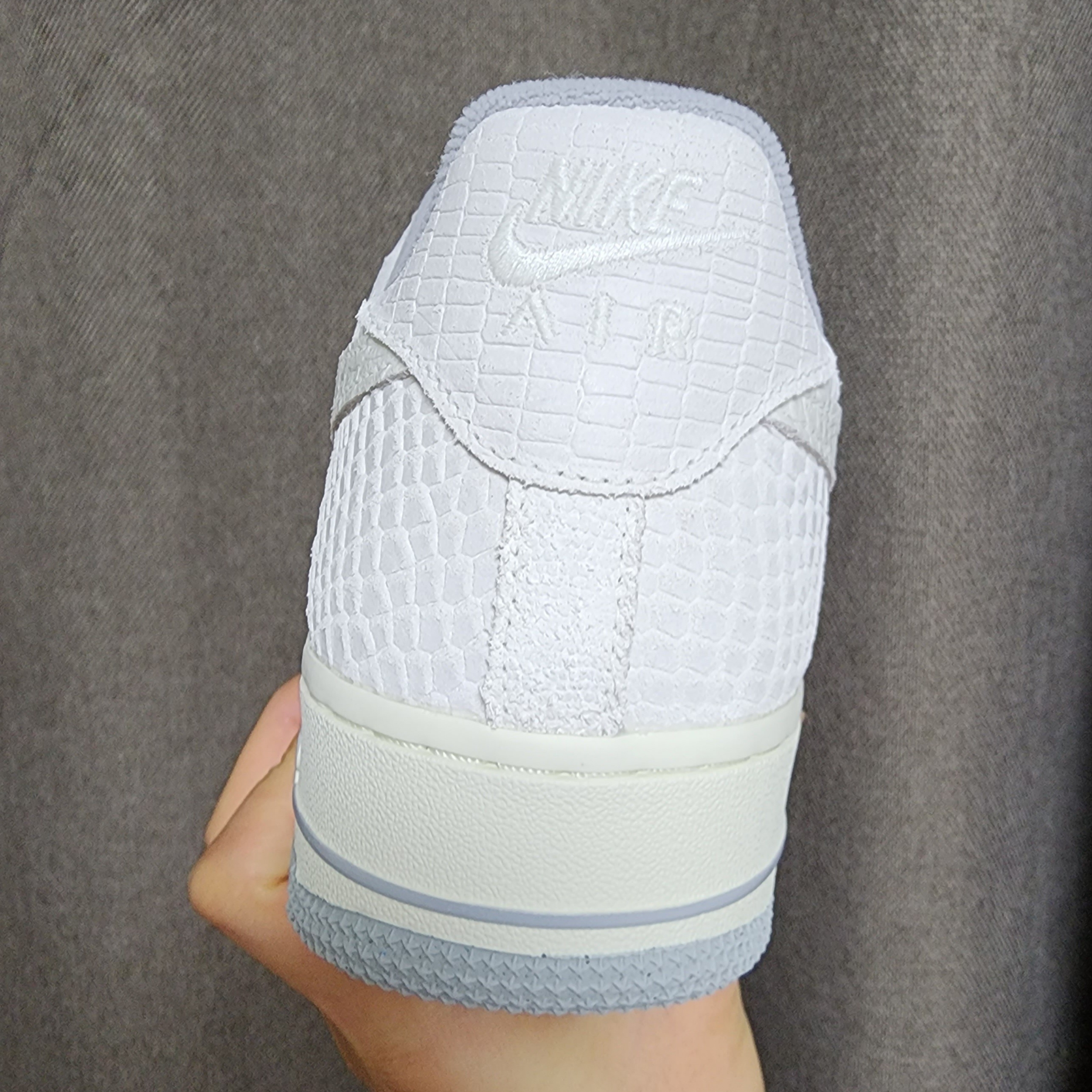 (W) Nike Air Force 1 Low '07 White Python 착용 스타일 - 5