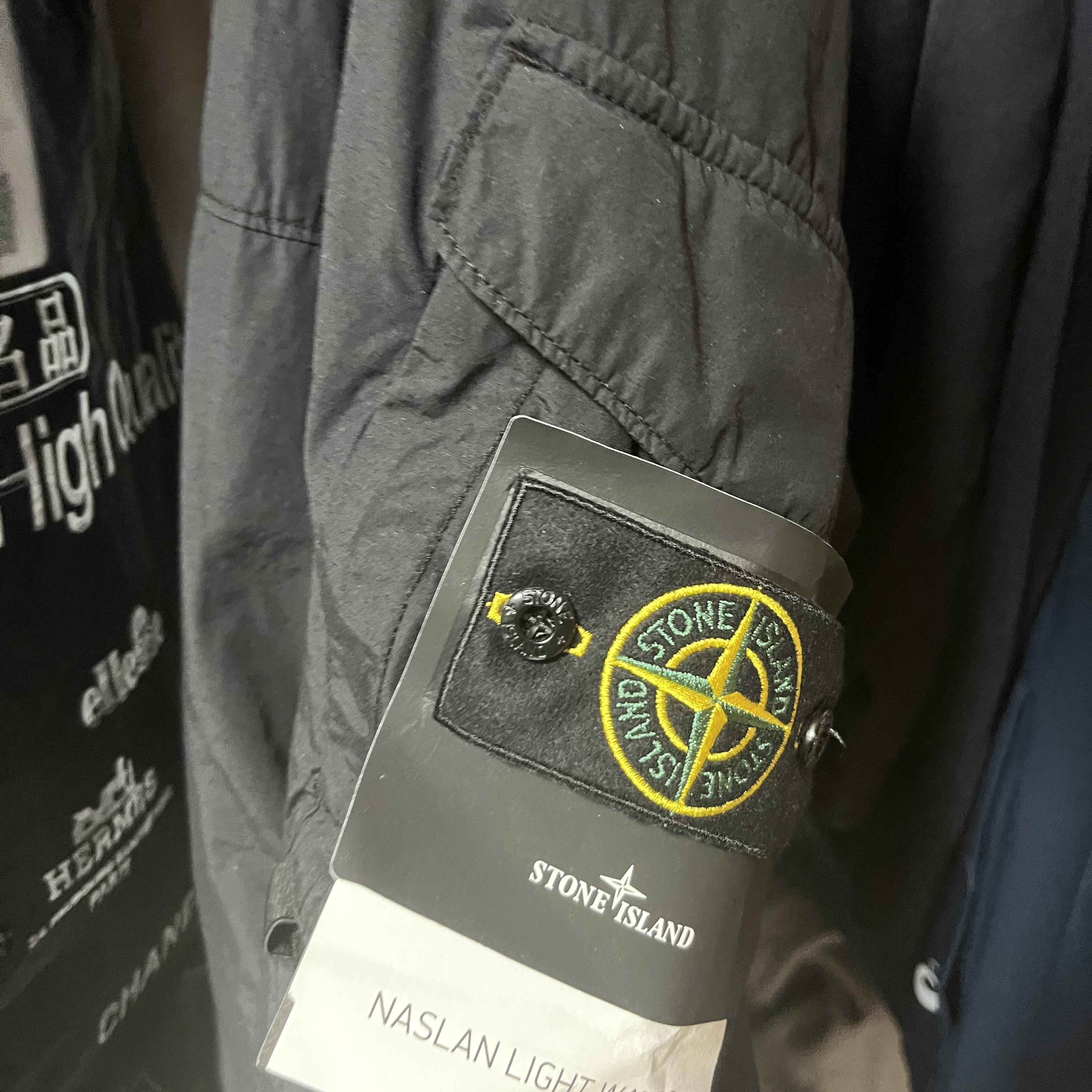 Stone Island 40632 Naslan Light Watro Hooded Blouson Black - 22SS 착용 스타일 - 1