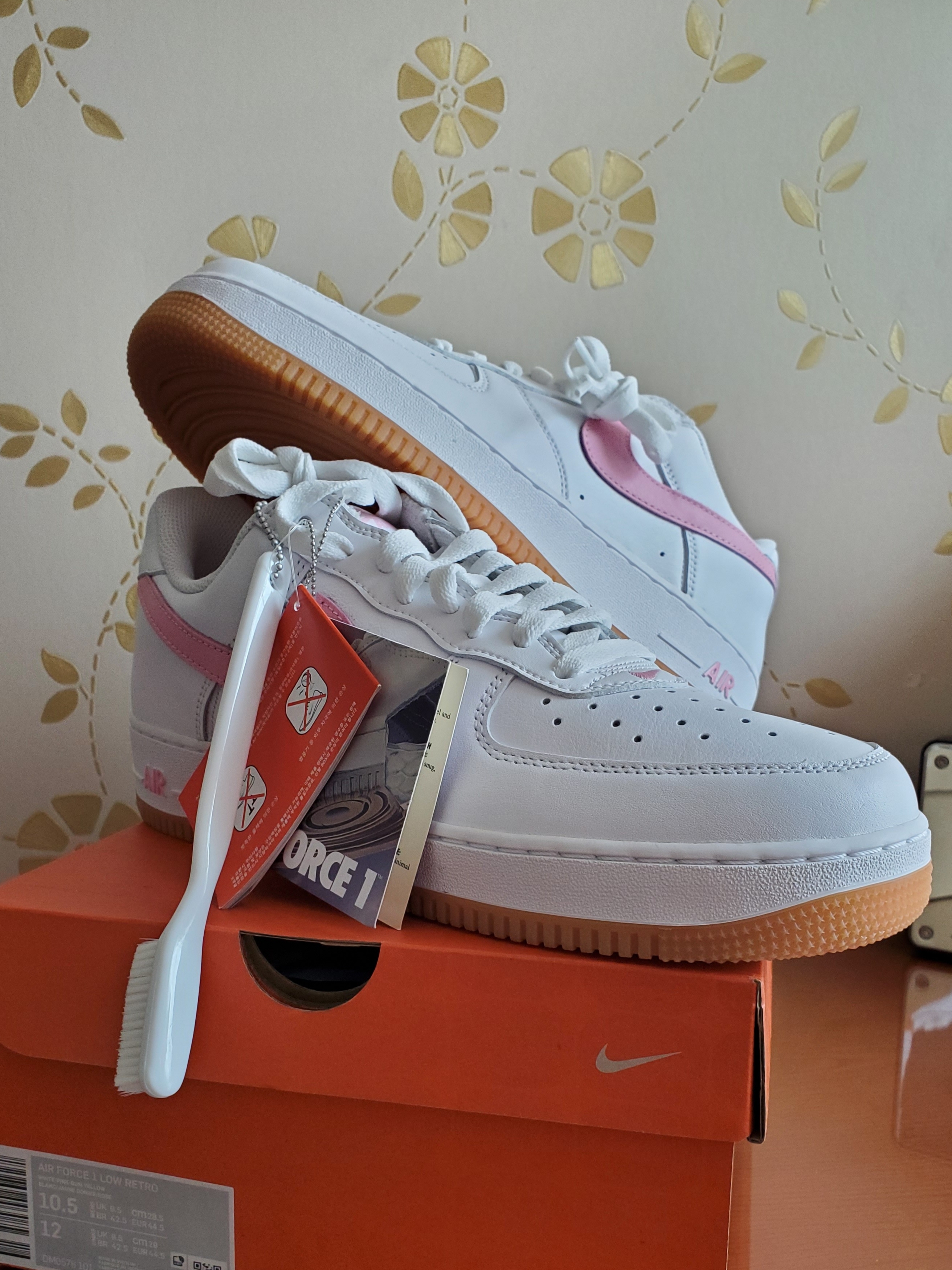 Nike Air Force 1 Low Retro Color of the Month White Pink 착용 스타일 - 1