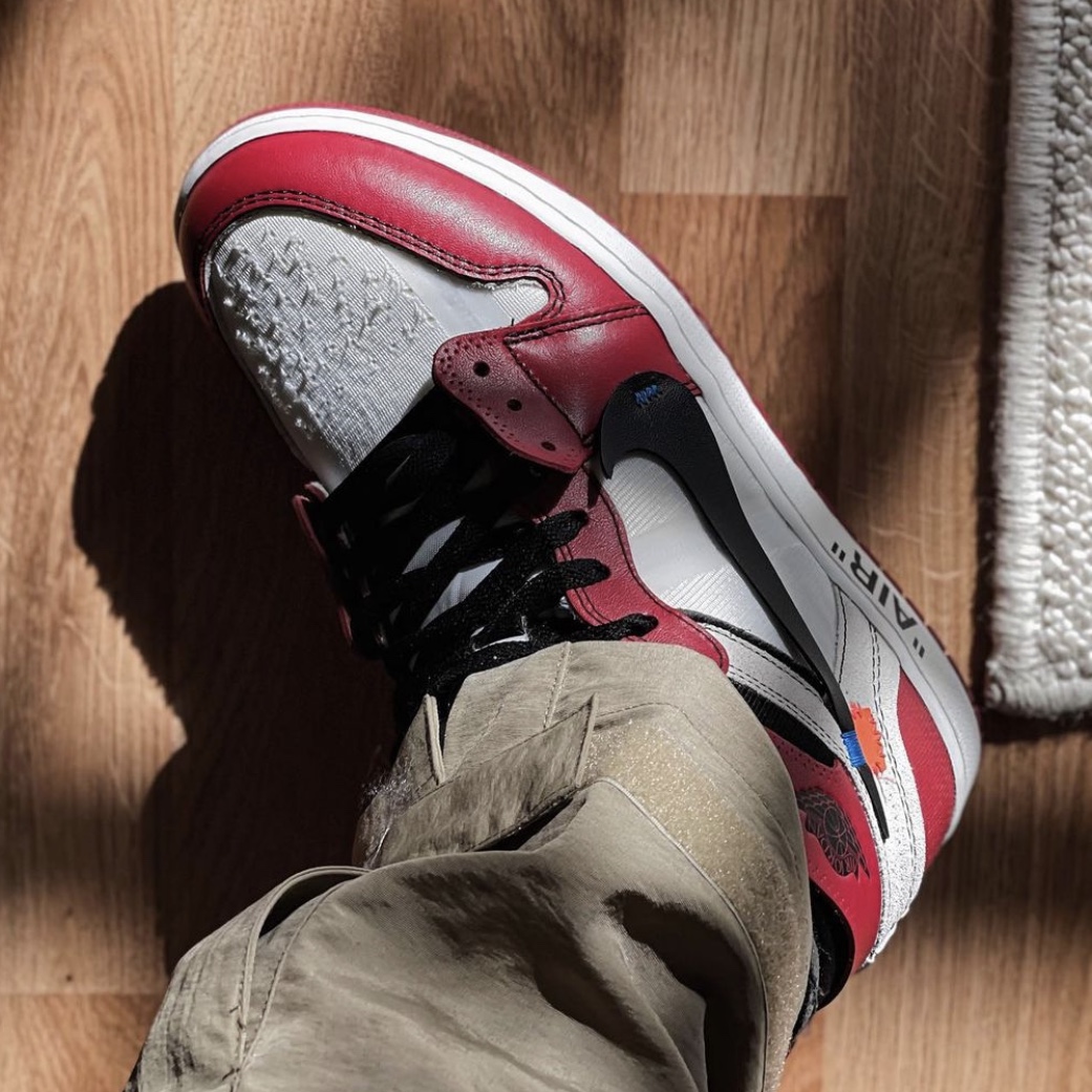 Jordan 1 x Off-White Retro High Chicago The Ten 착용 스타일 - 1