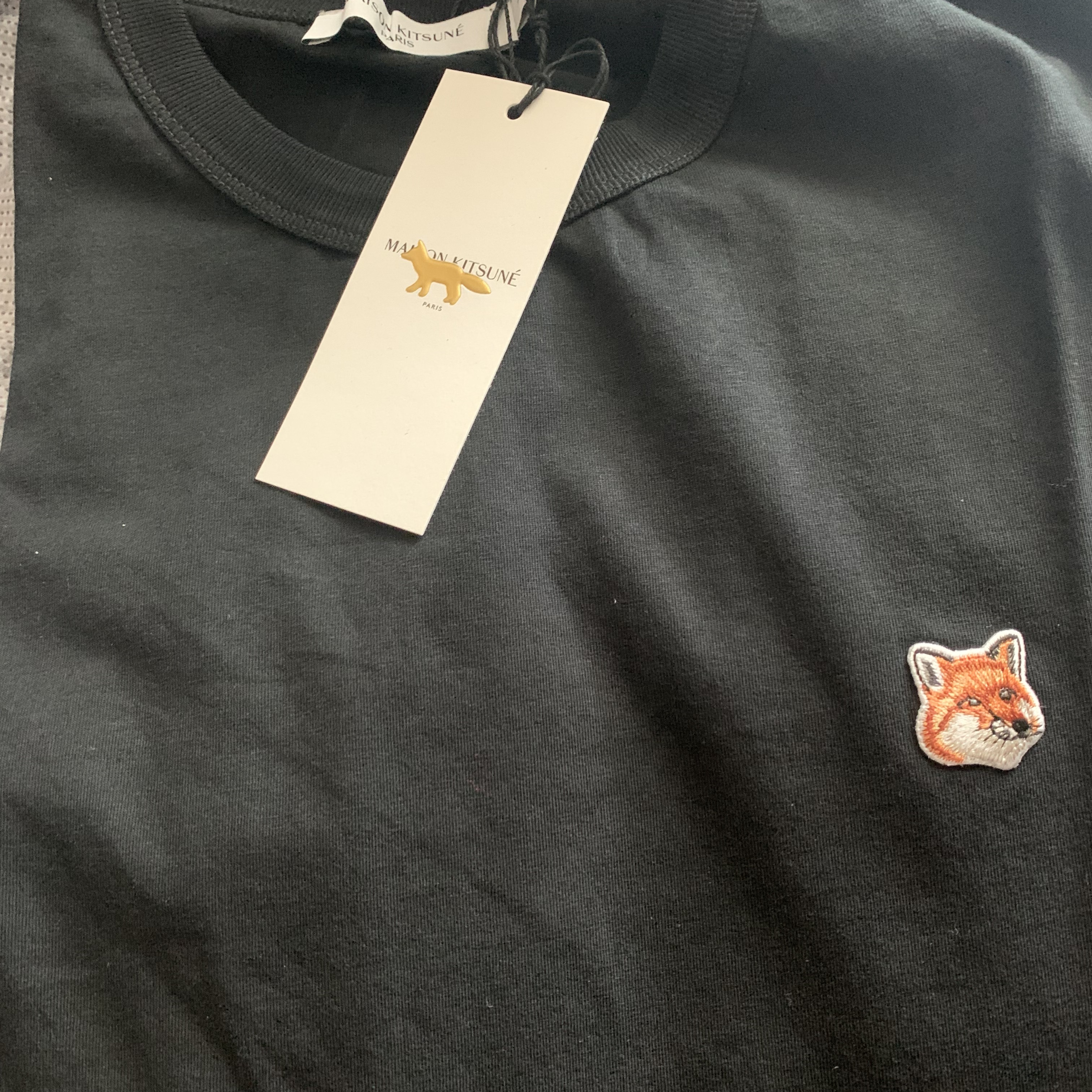 Maison Kitsune Fox Head Patch Classic T-Shirt Black 착용 스타일 - 1