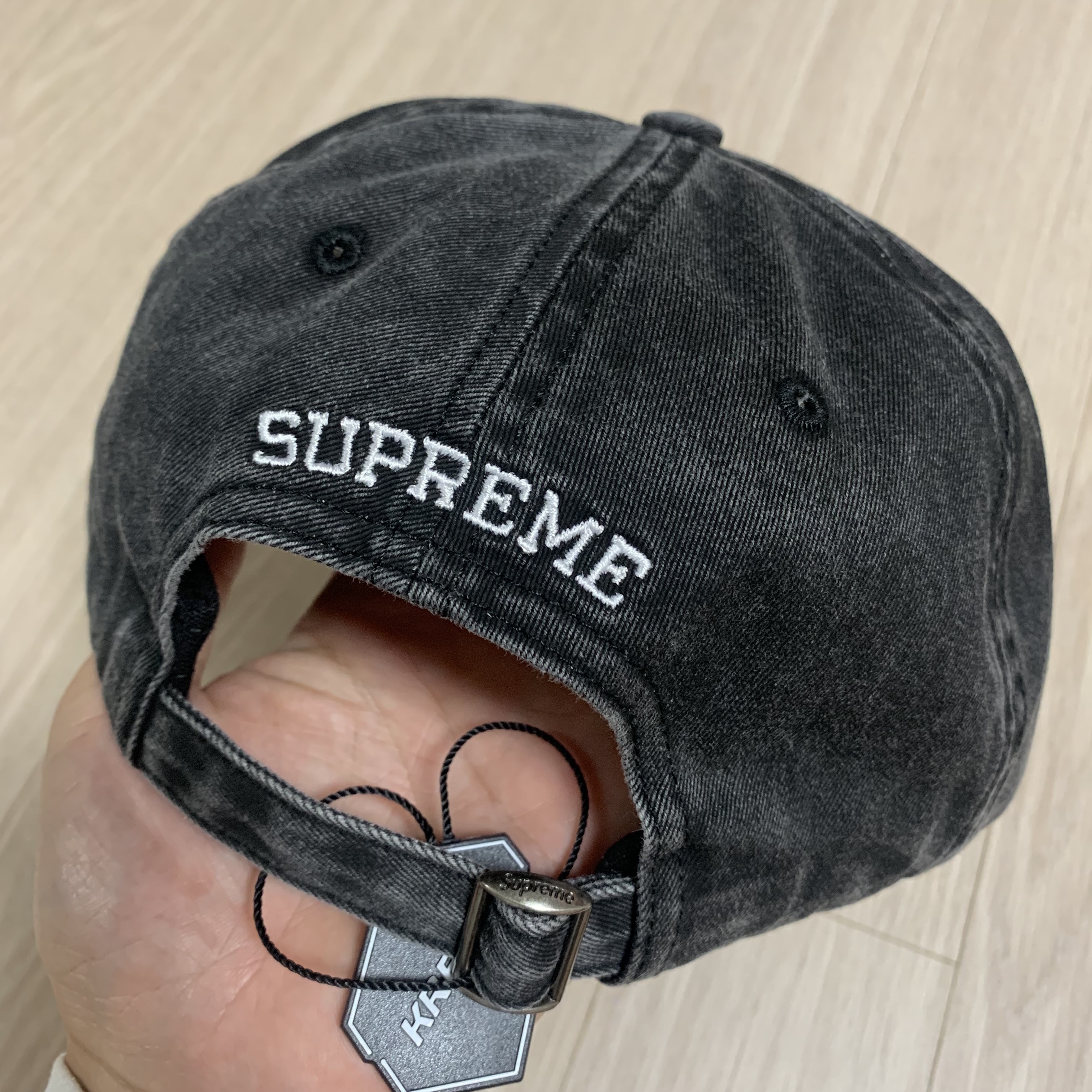 Supreme Pigment Print S Logo 6-Panel Black - 22FW 착용 스타일 - 3
