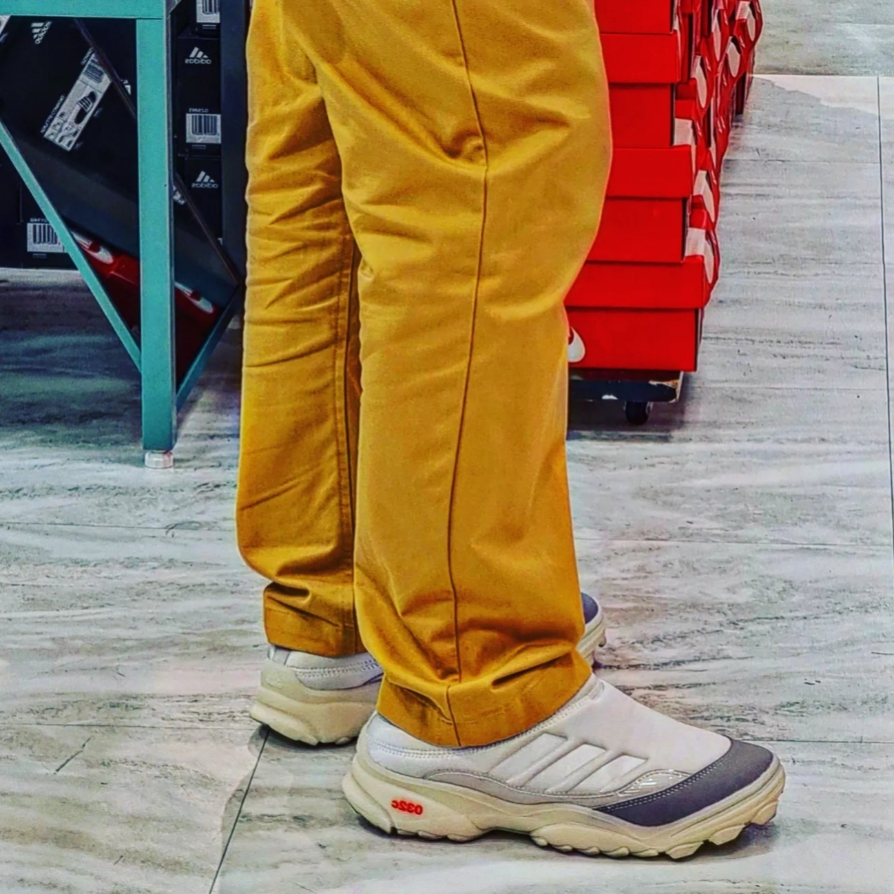 Adidas x 032c GSG Mule Grey 착용 스타일 - 2