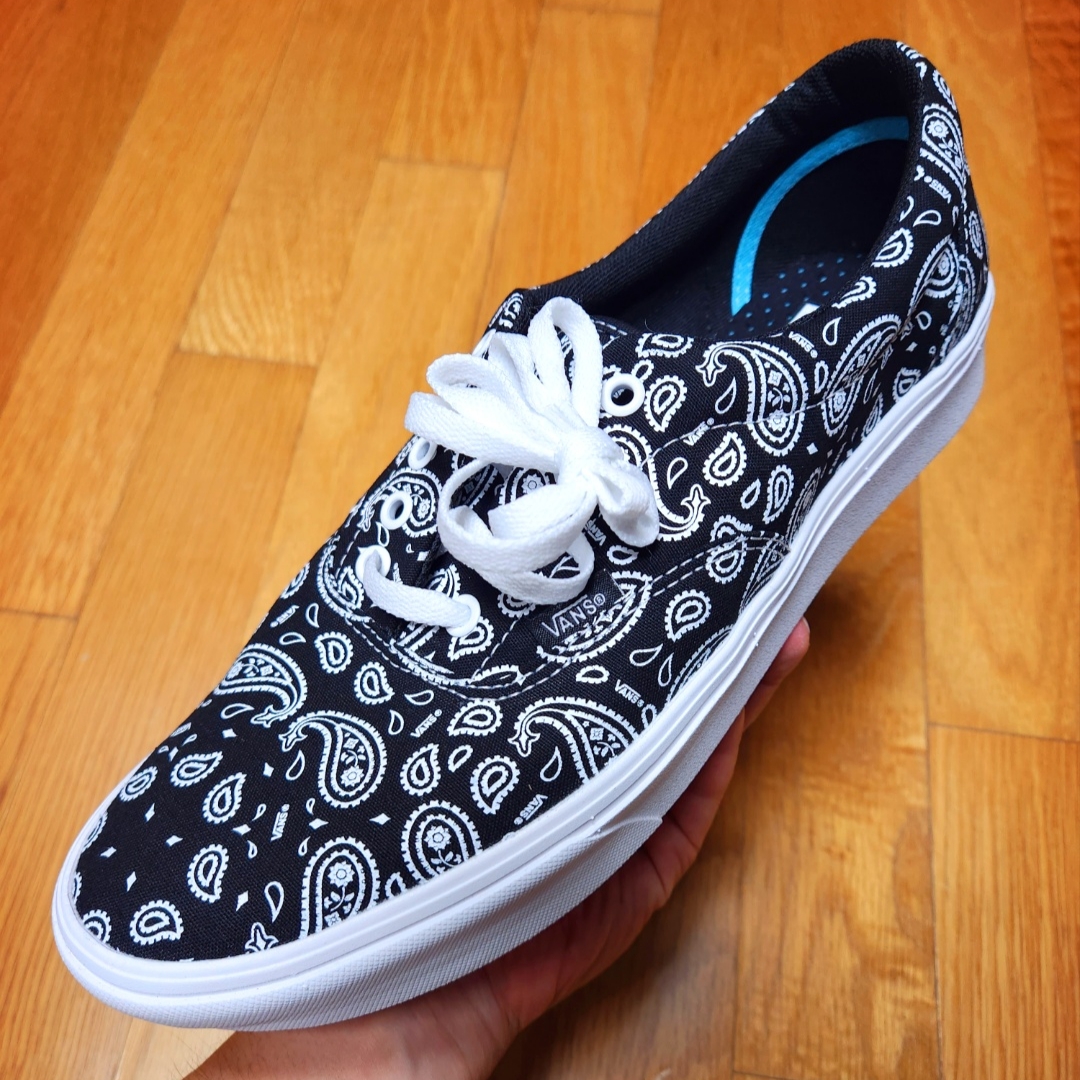 Vans Paisley ComfyCush Era Black 착용 스타일 - 1